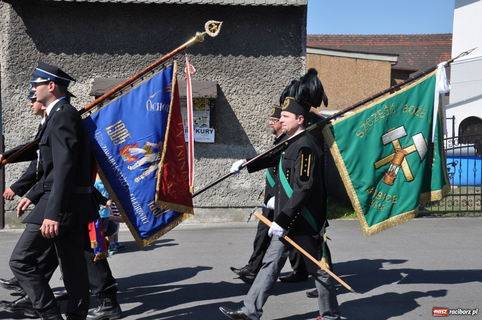 Zdjęcie w galerii na portalu naszraciborz.pl: Nowa remiza dla OSP Babice na 115. urodziny. Uroczyste poświęcenie budynków i pojazdów wiadomości z regionu
