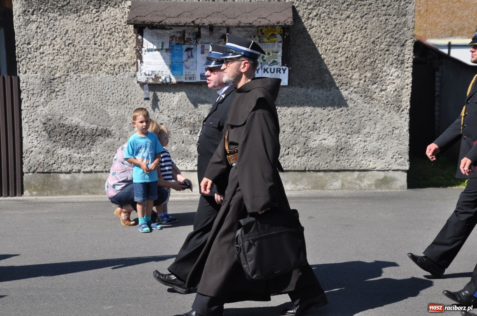 Zdjęcie w galerii na portalu naszraciborz.pl: Nowa remiza dla OSP Babice na 115. urodziny. Uroczyste poświęcenie budynków i pojazdów wiadomości z regionu