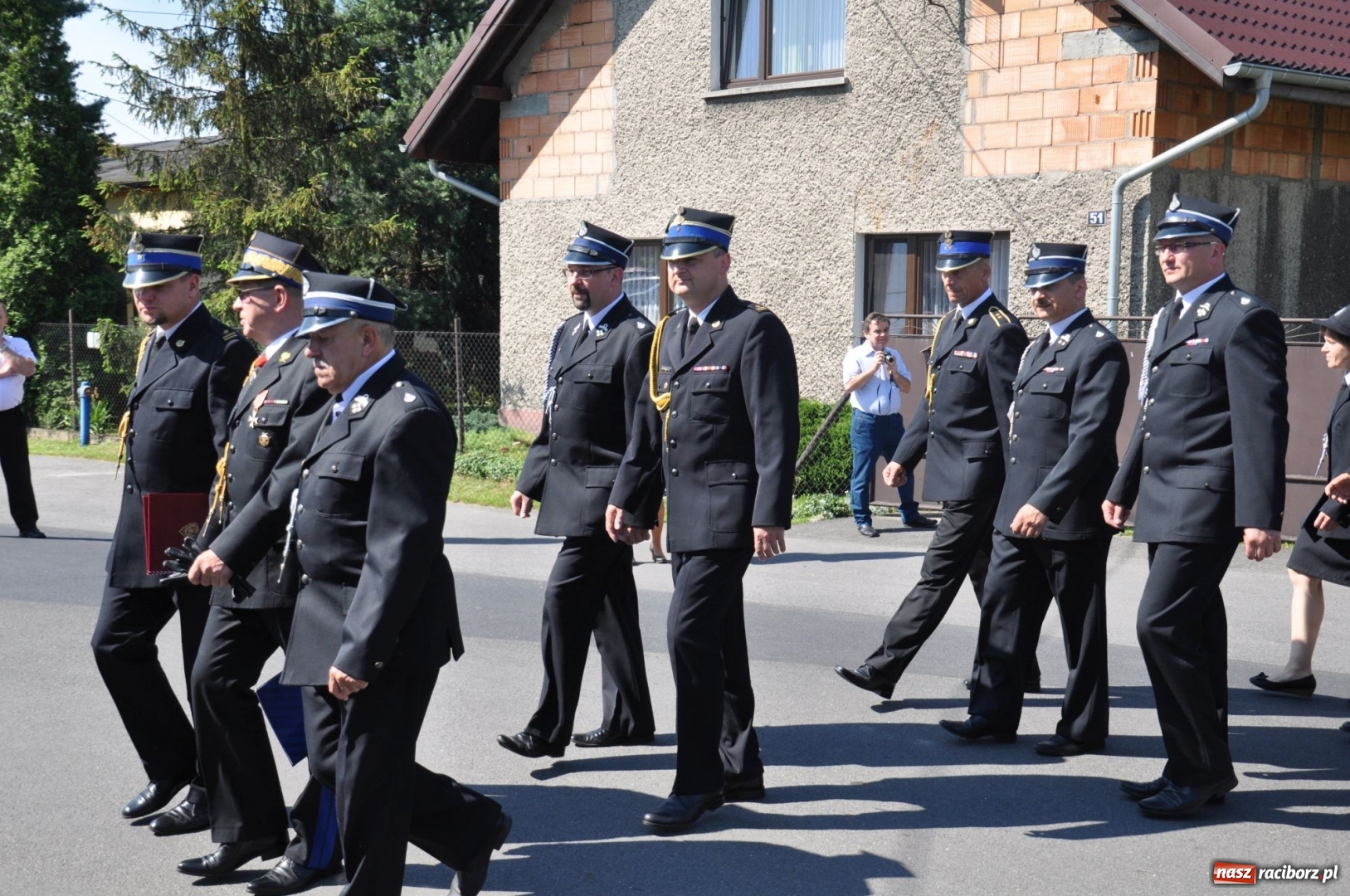 Zdjęcie w galerii na portalu naszraciborz.pl: Nowa remiza dla OSP Babice na 115. urodziny. Uroczyste poświęcenie budynków i pojazdów wiadomości z regionu