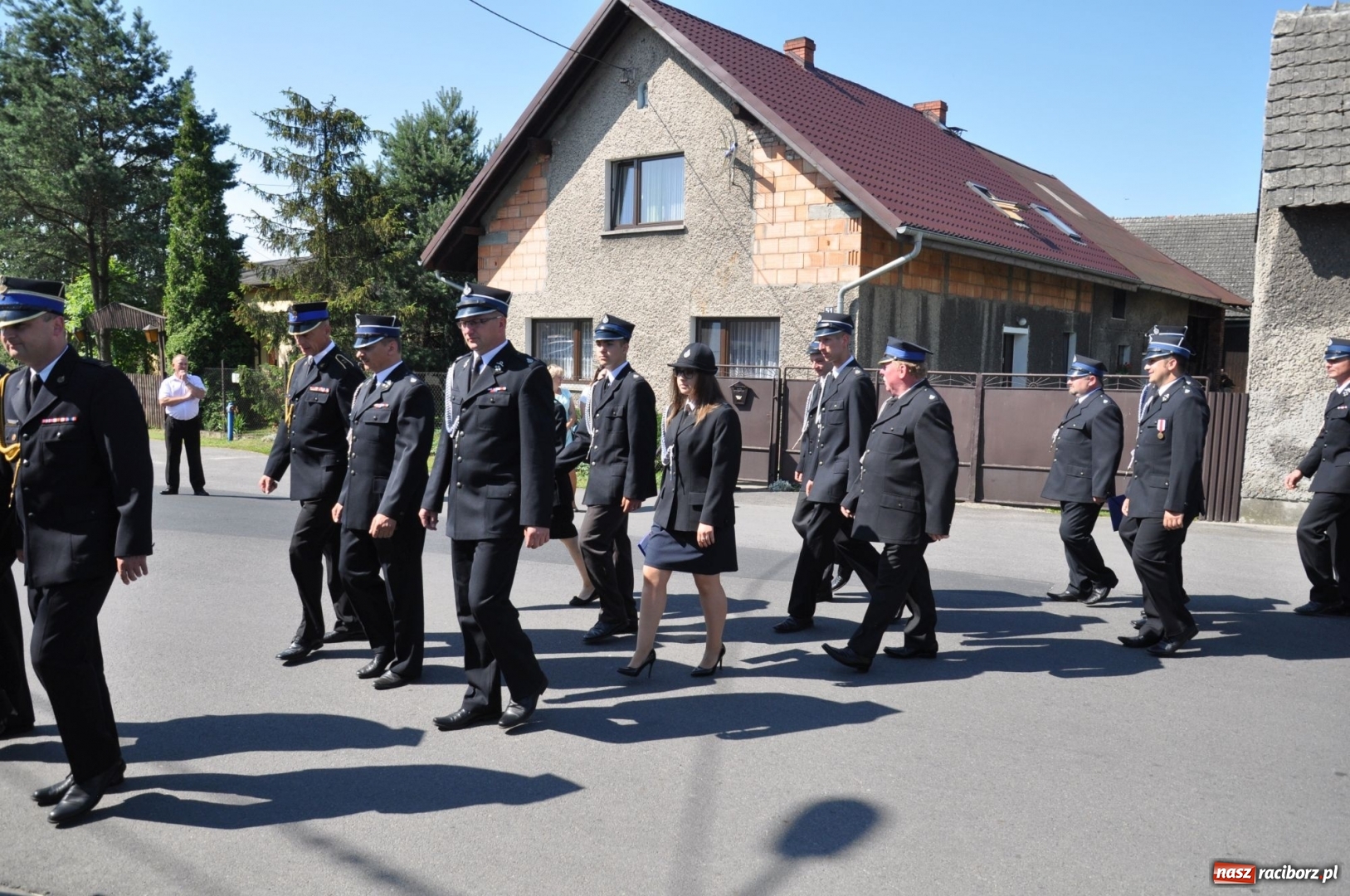 Zdjęcie w galerii na portalu naszraciborz.pl: Nowa remiza dla OSP Babice na 115. urodziny. Uroczyste poświęcenie budynków i pojazdów wiadomości z regionu