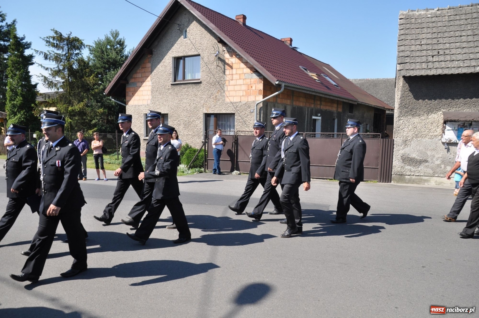 Zdjęcie w galerii na portalu naszraciborz.pl: Nowa remiza dla OSP Babice na 115. urodziny. Uroczyste poświęcenie budynków i pojazdów wiadomości z regionu