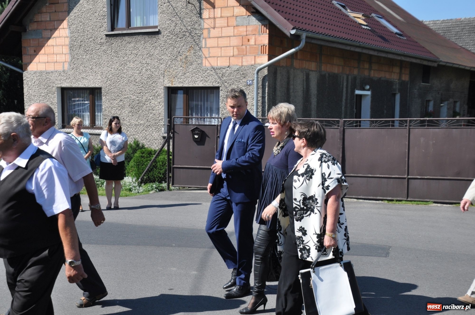 Zdjęcie w galerii na portalu naszraciborz.pl: Nowa remiza dla OSP Babice na 115. urodziny. Uroczyste poświęcenie budynków i pojazdów wiadomości z regionu