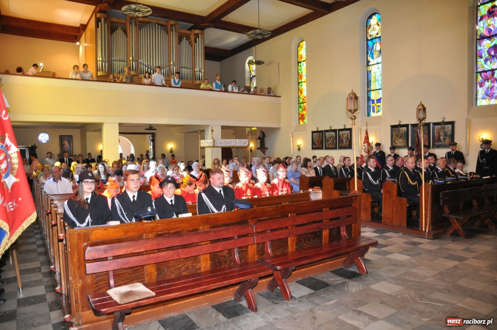 Zdjęcie w galerii na portalu naszraciborz.pl: Nowa remiza dla OSP Babice na 115. urodziny. Uroczyste poświęcenie budynków i pojazdów wiadomości z regionu