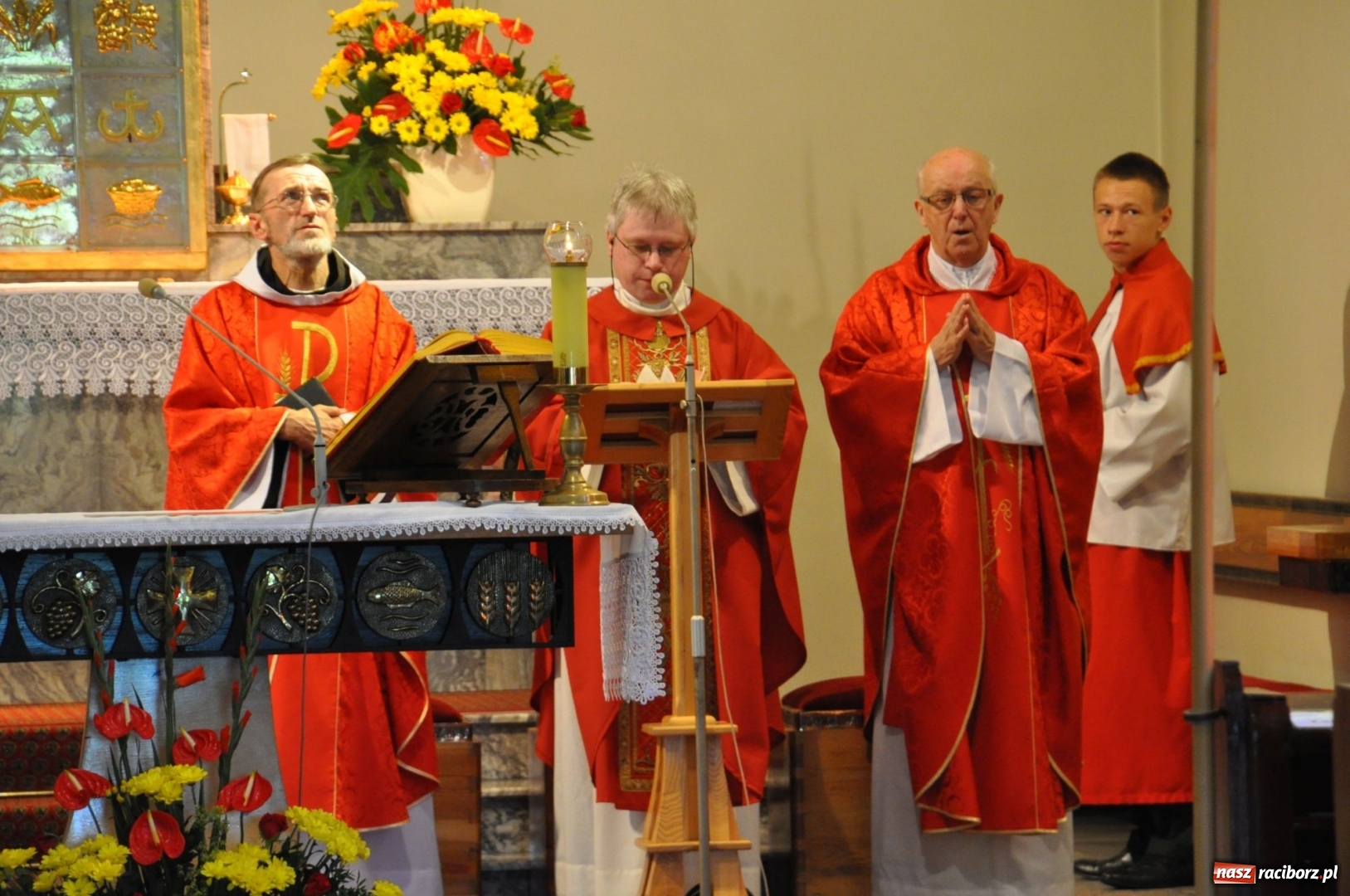 Zdjęcie w galerii na portalu naszraciborz.pl: Nowa remiza dla OSP Babice na 115. urodziny. Uroczyste poświęcenie budynków i pojazdów wiadomości z regionu