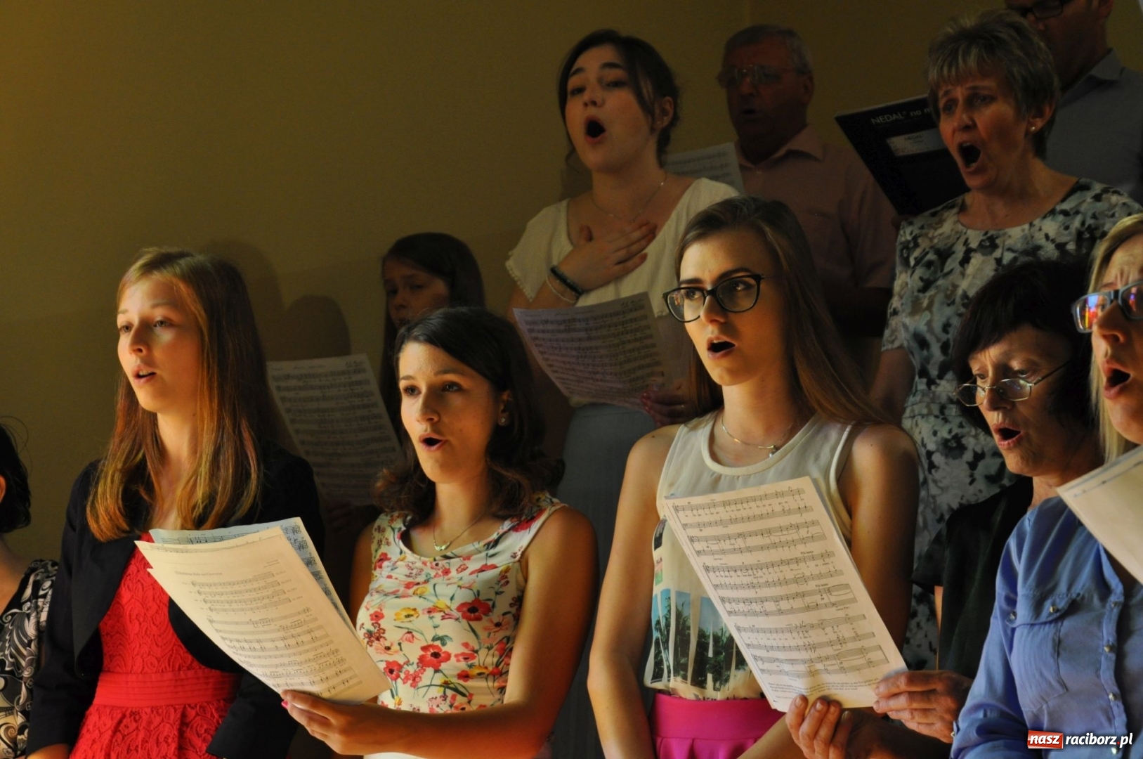 Zdjęcie w galerii na portalu naszraciborz.pl: Nowa remiza dla OSP Babice na 115. urodziny. Uroczyste poświęcenie budynków i pojazdów wiadomości z regionu