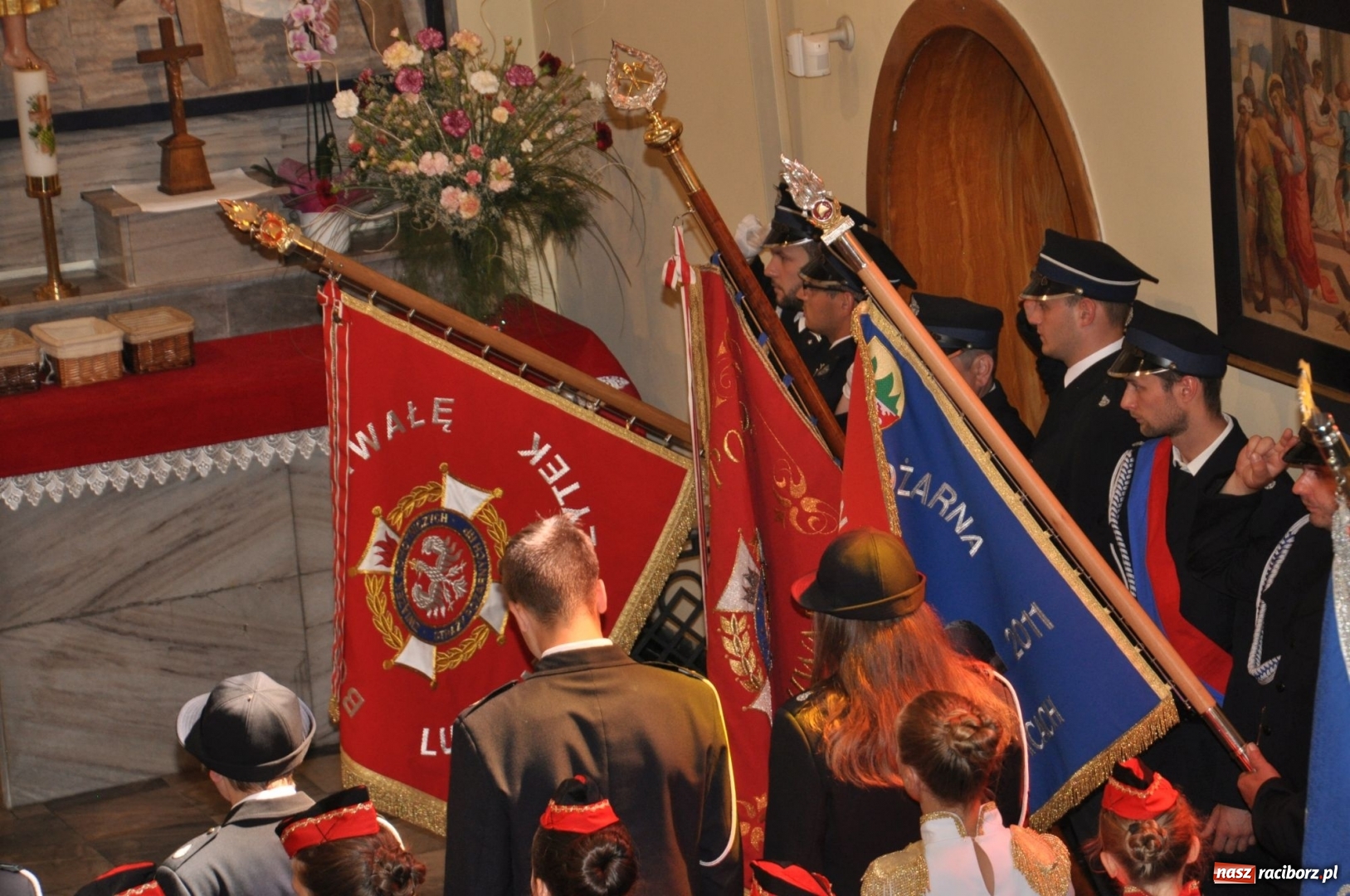 Zdjęcie w galerii na portalu naszraciborz.pl: Nowa remiza dla OSP Babice na 115. urodziny. Uroczyste poświęcenie budynków i pojazdów wiadomości z regionu