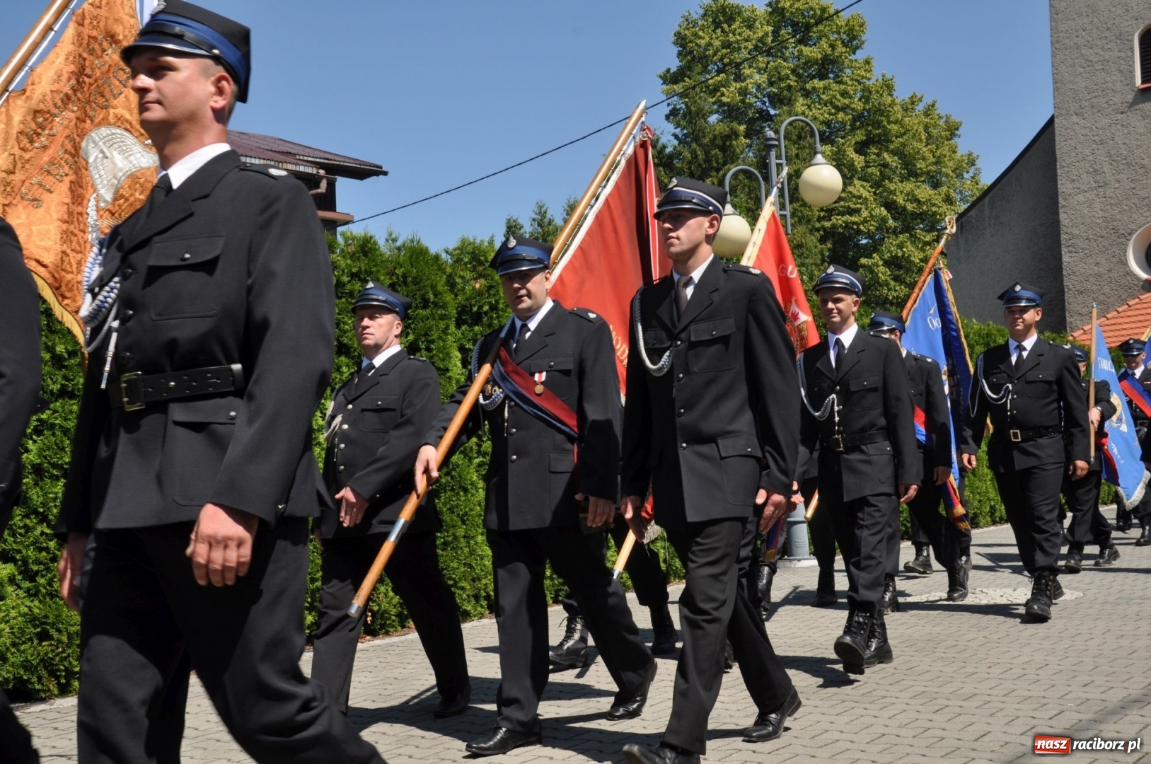 Zdjęcie w galerii na portalu naszraciborz.pl: Nowa remiza dla OSP Babice na 115. urodziny. Uroczyste poświęcenie budynków i pojazdów wiadomości z regionu