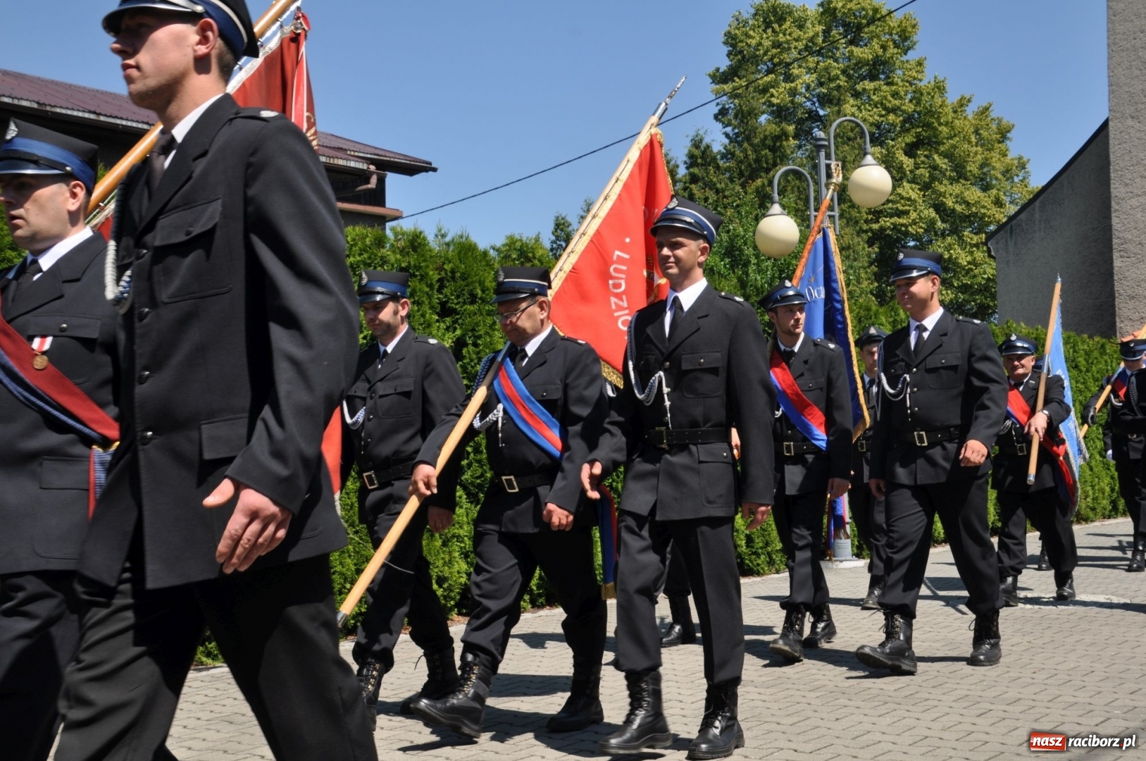 Zdjęcie w galerii na portalu naszraciborz.pl: Nowa remiza dla OSP Babice na 115. urodziny. Uroczyste poświęcenie budynków i pojazdów wiadomości z regionu