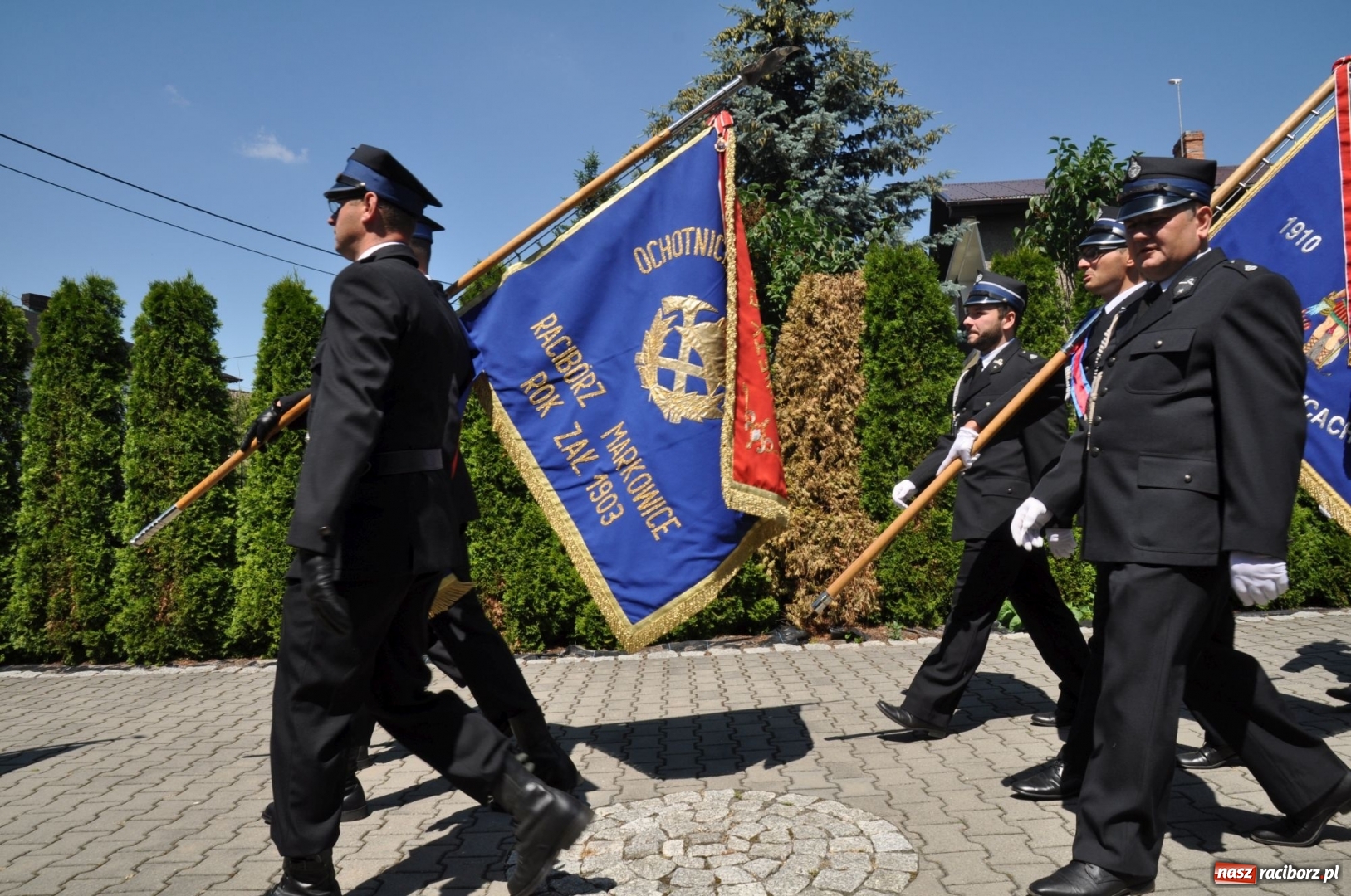 Zdjęcie w galerii na portalu naszraciborz.pl: Nowa remiza dla OSP Babice na 115. urodziny. Uroczyste poświęcenie budynków i pojazdów wiadomości z regionu