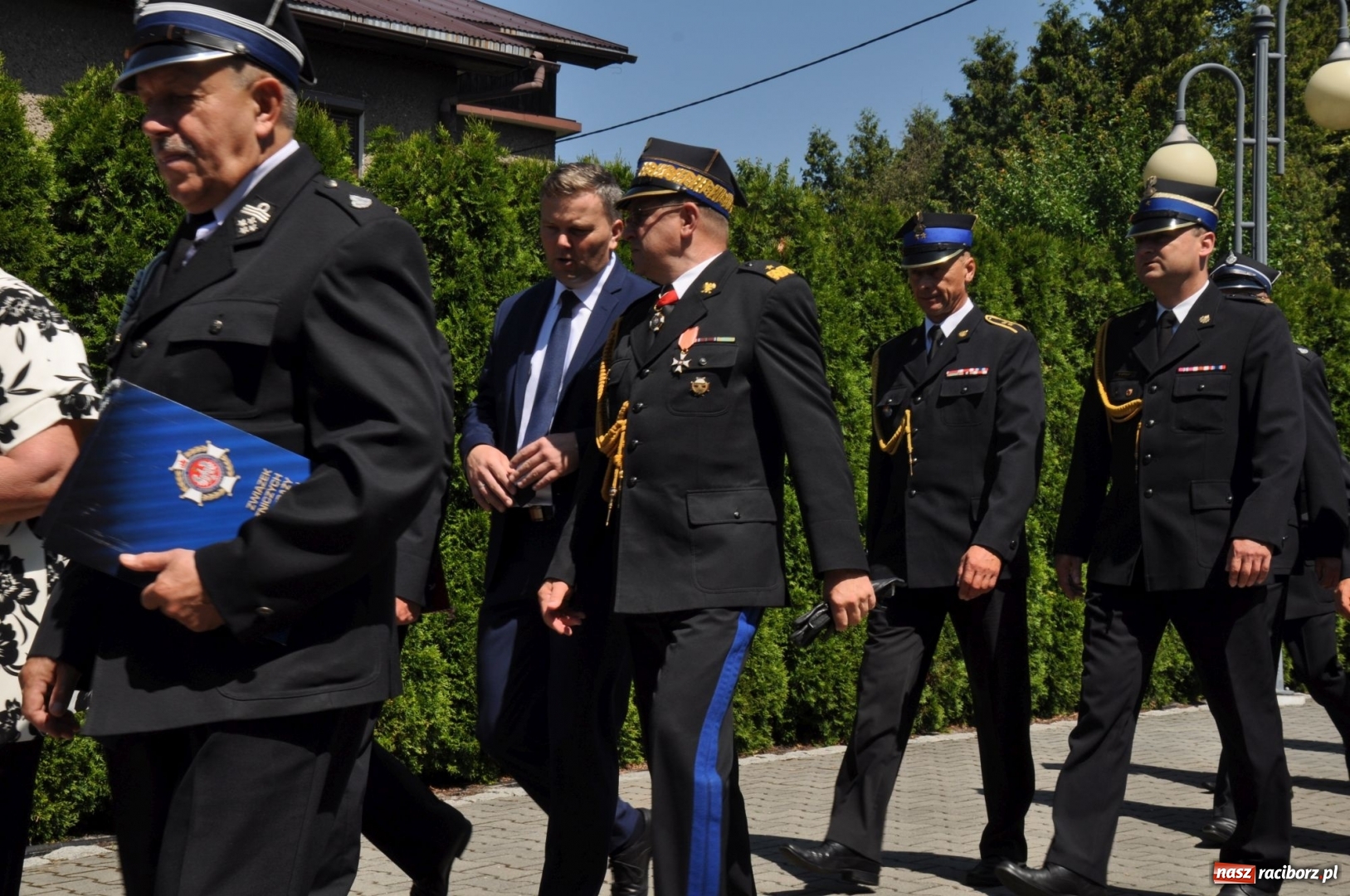 Zdjęcie w galerii na portalu naszraciborz.pl: Nowa remiza dla OSP Babice na 115. urodziny. Uroczyste poświęcenie budynków i pojazdów wiadomości z regionu