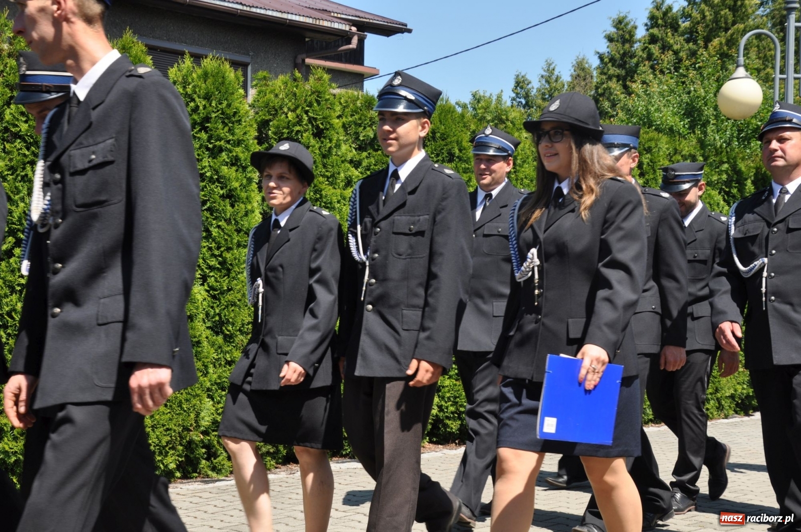 Zdjęcie w galerii na portalu naszraciborz.pl: Nowa remiza dla OSP Babice na 115. urodziny. Uroczyste poświęcenie budynków i pojazdów wiadomości z regionu