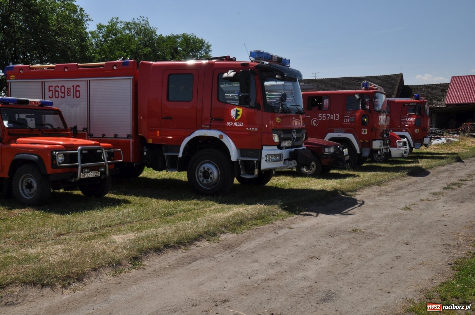 Zdjęcie w galerii na portalu naszraciborz.pl: Nowa remiza dla OSP Babice na 115. urodziny. Uroczyste poświęcenie budynków i pojazdów wiadomości z regionu