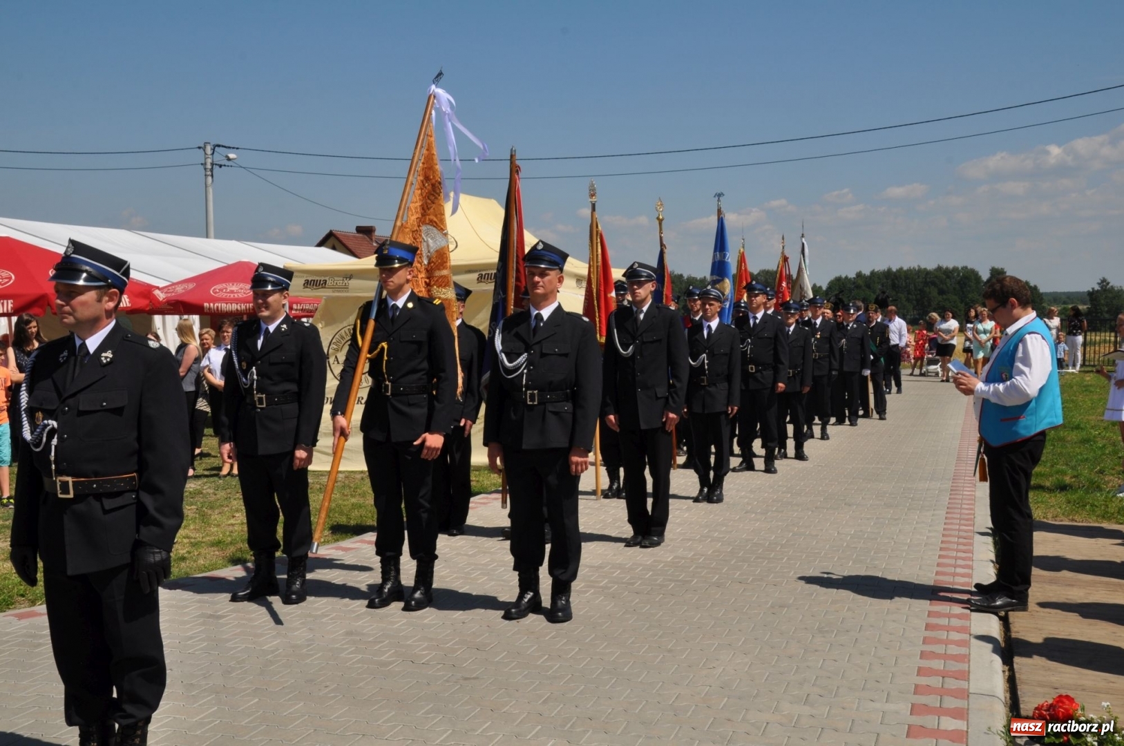 Zdjęcie w galerii na portalu naszraciborz.pl: Nowa remiza dla OSP Babice na 115. urodziny. Uroczyste poświęcenie budynków i pojazdów wiadomości z regionu