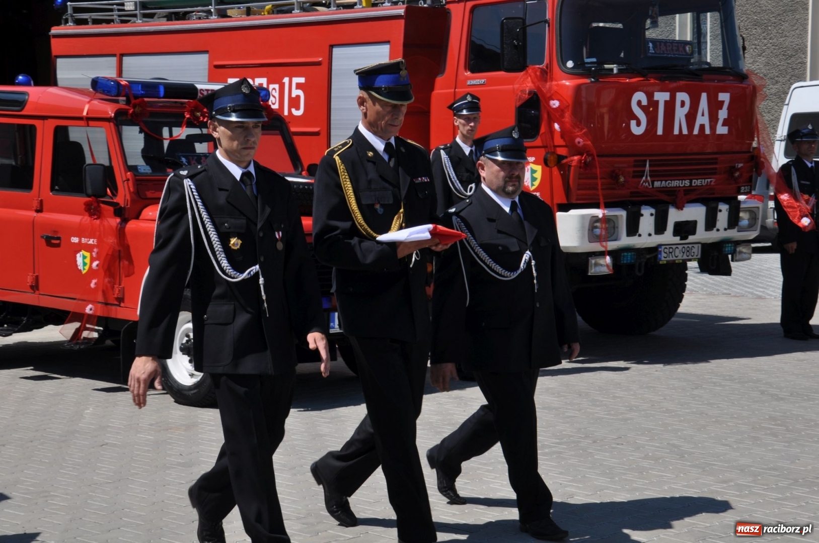 Zdjęcie w galerii na portalu naszraciborz.pl: Nowa remiza dla OSP Babice na 115. urodziny. Uroczyste poświęcenie budynków i pojazdów wiadomości z regionu