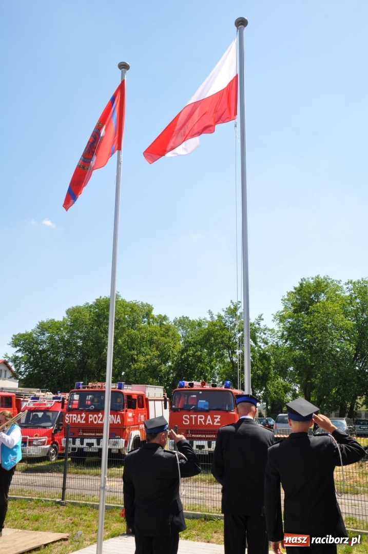 Zdjęcie w galerii na portalu naszraciborz.pl: Nowa remiza dla OSP Babice na 115. urodziny. Uroczyste poświęcenie budynków i pojazdów wiadomości z regionu