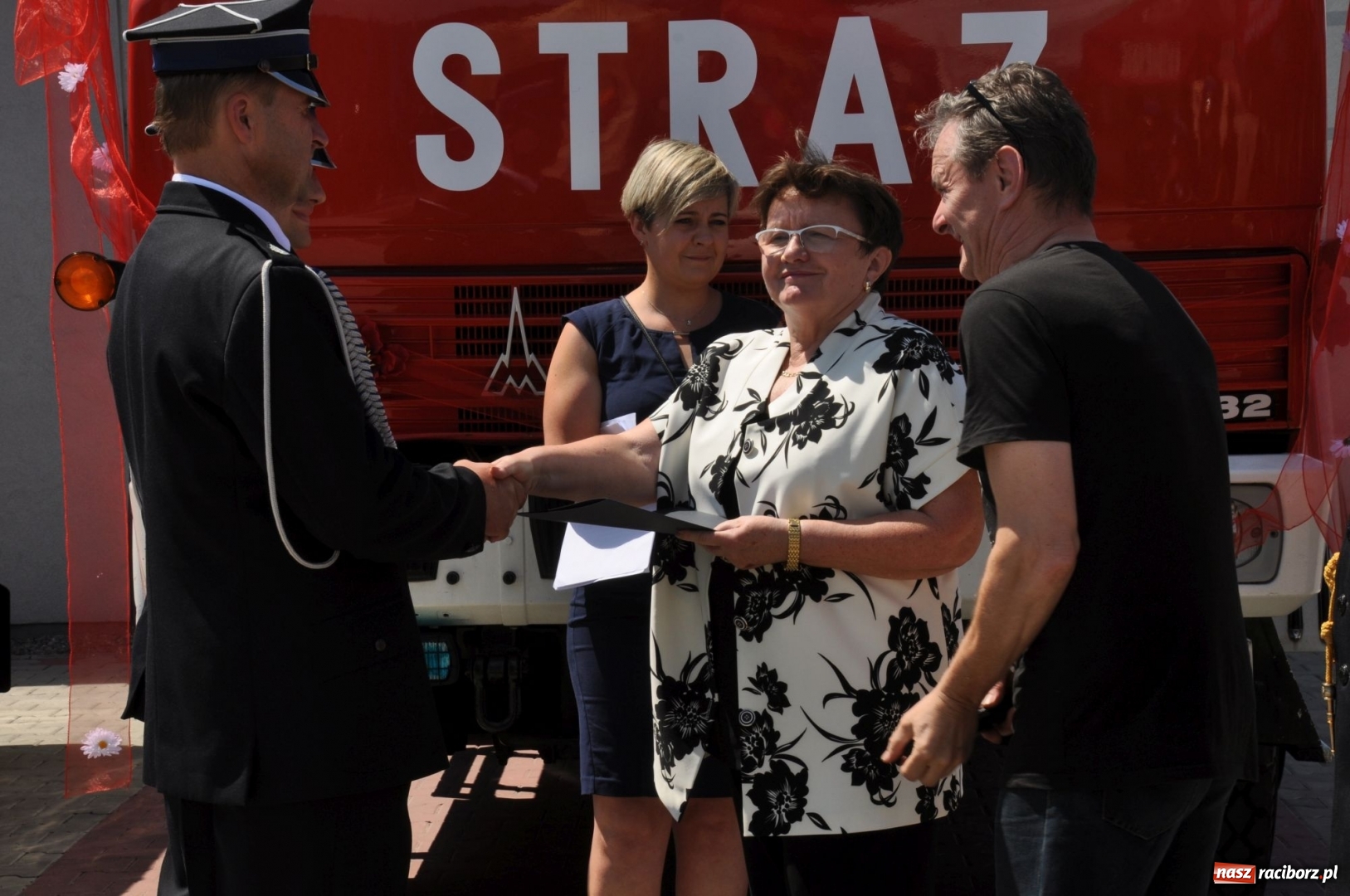 Zdjęcie w galerii na portalu naszraciborz.pl: Nowa remiza dla OSP Babice na 115. urodziny. Uroczyste poświęcenie budynków i pojazdów wiadomości z regionu