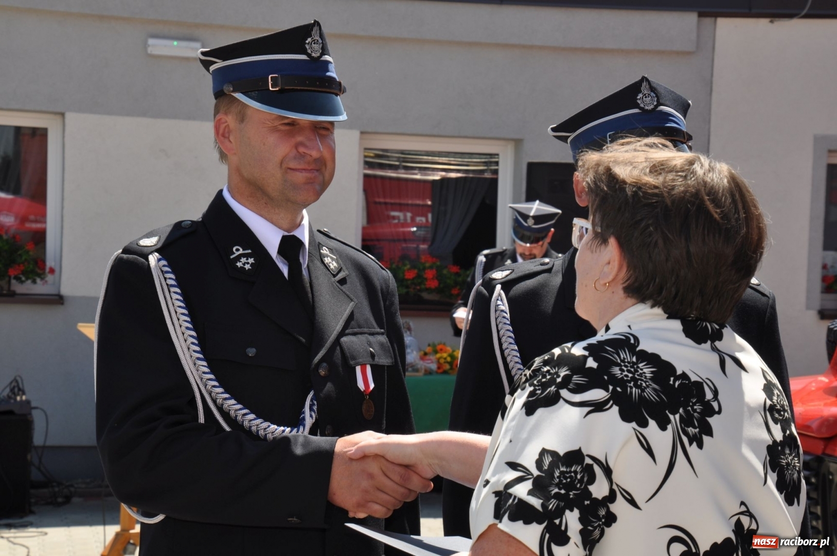 Zdjęcie w galerii na portalu naszraciborz.pl: Nowa remiza dla OSP Babice na 115. urodziny. Uroczyste poświęcenie budynków i pojazdów wiadomości z regionu