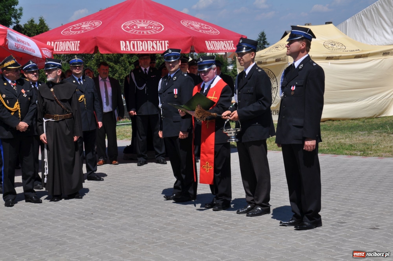 Zdjęcie w galerii na portalu naszraciborz.pl: Nowa remiza dla OSP Babice na 115. urodziny. Uroczyste poświęcenie budynków i pojazdów wiadomości z regionu