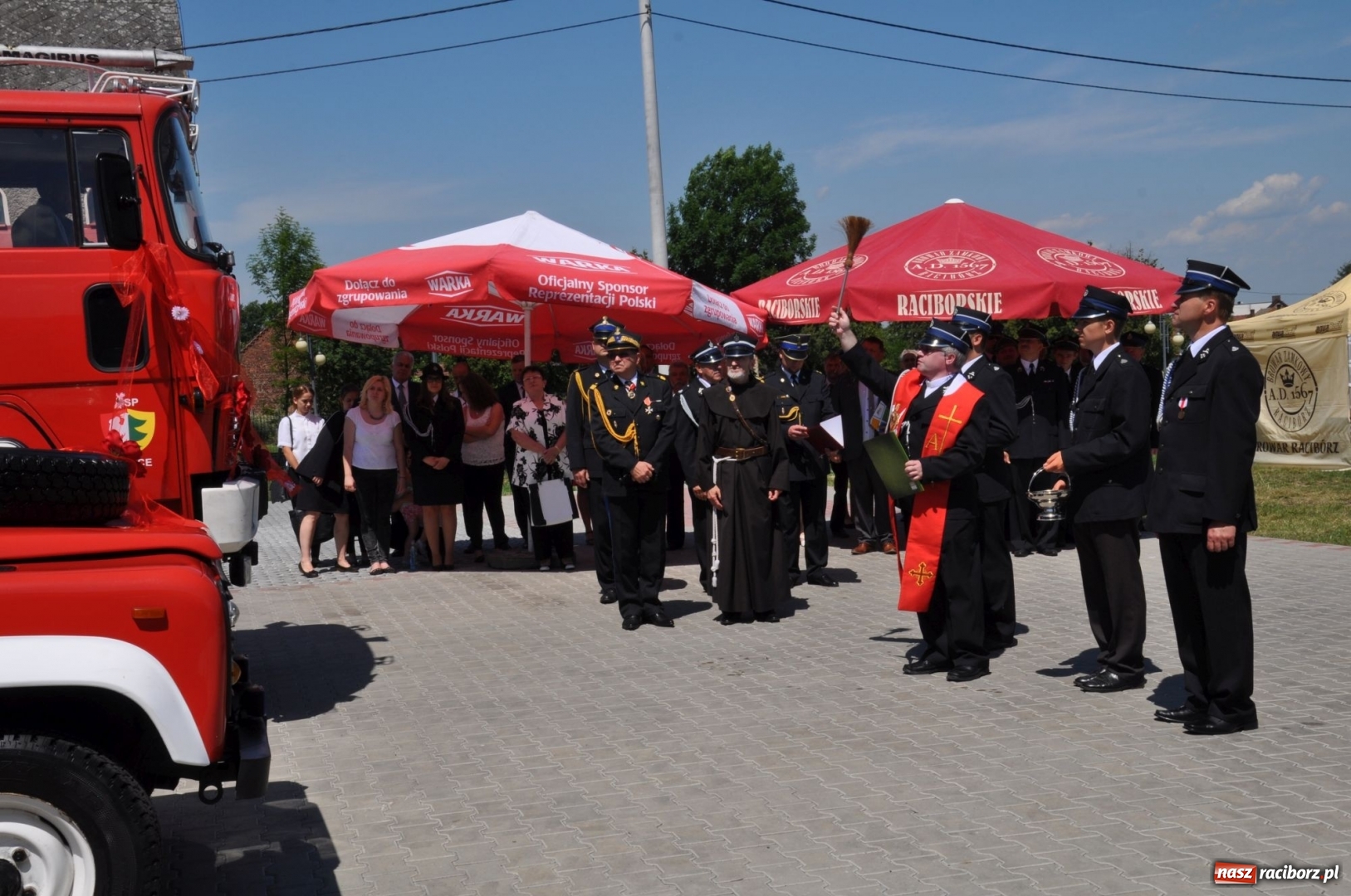 Zdjęcie w galerii na portalu naszraciborz.pl: Nowa remiza dla OSP Babice na 115. urodziny. Uroczyste poświęcenie budynków i pojazdów wiadomości z regionu