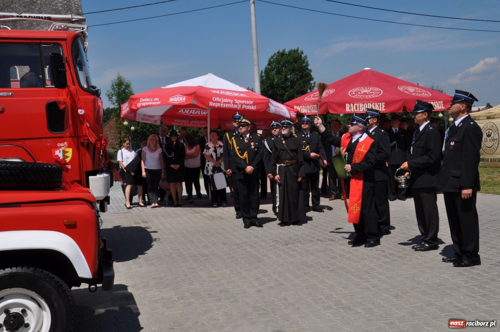 Zdjęcie w galerii na portalu naszraciborz.pl: Nowa remiza dla OSP Babice na 115. urodziny. Uroczyste poświęcenie budynków i pojazdów wiadomości z regionu