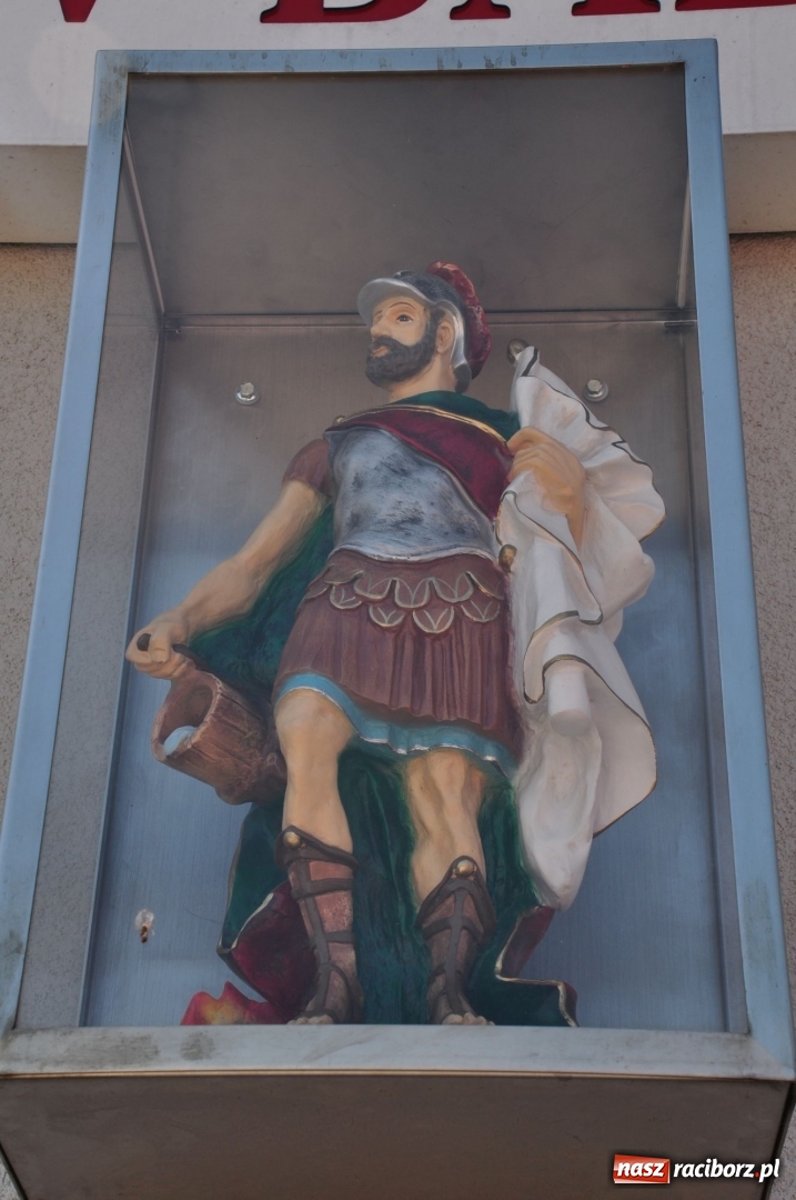 Zdjęcie w galerii na portalu naszraciborz.pl: Nowa remiza dla OSP Babice na 115. urodziny. Uroczyste poświęcenie budynków i pojazdów wiadomości z regionu