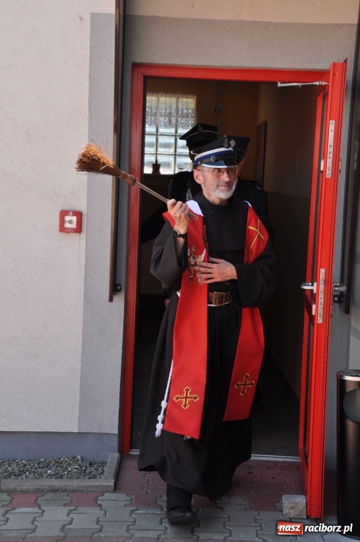 Zdjęcie w galerii na portalu naszraciborz.pl: Nowa remiza dla OSP Babice na 115. urodziny. Uroczyste poświęcenie budynków i pojazdów wiadomości z regionu