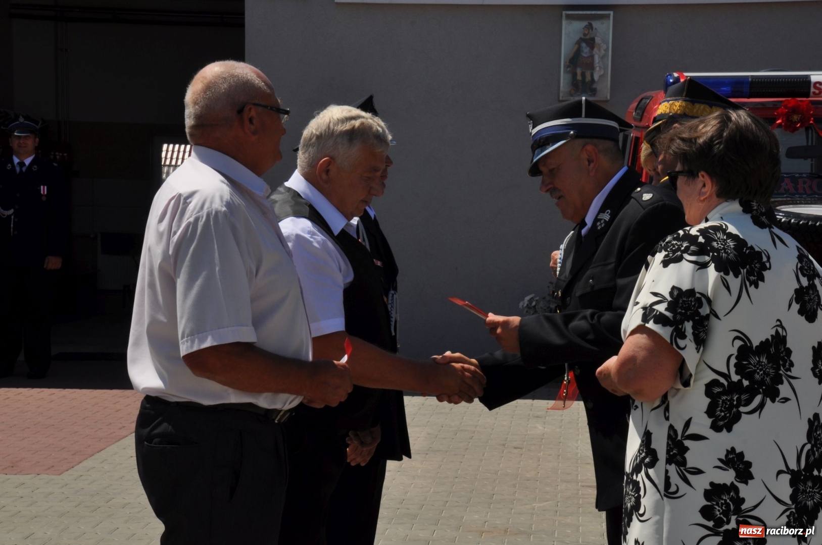 Zdjęcie w galerii na portalu naszraciborz.pl: Nowa remiza dla OSP Babice na 115. urodziny. Uroczyste poświęcenie budynków i pojazdów wiadomości z regionu