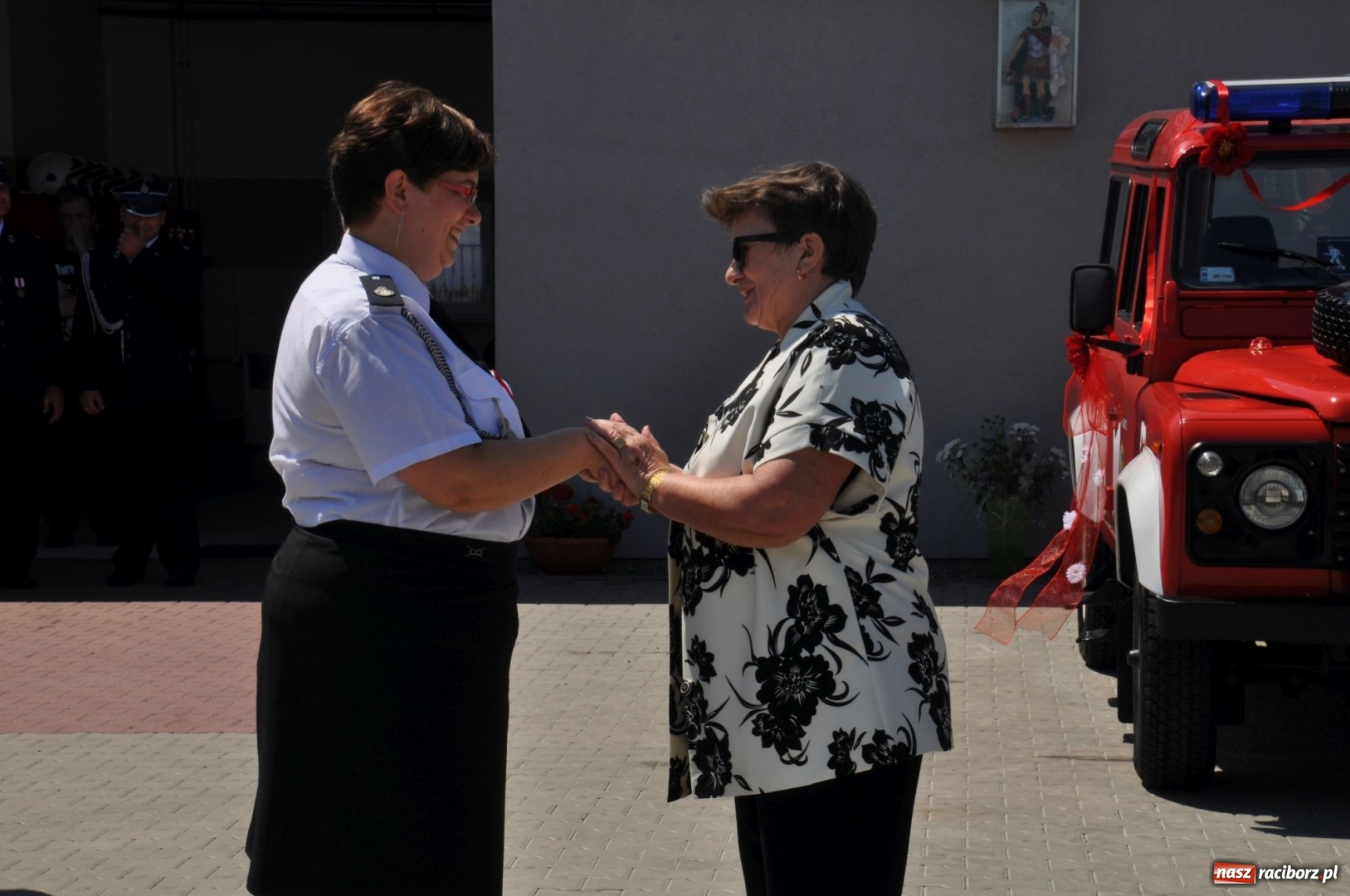 Zdjęcie w galerii na portalu naszraciborz.pl: Nowa remiza dla OSP Babice na 115. urodziny. Uroczyste poświęcenie budynków i pojazdów wiadomości z regionu