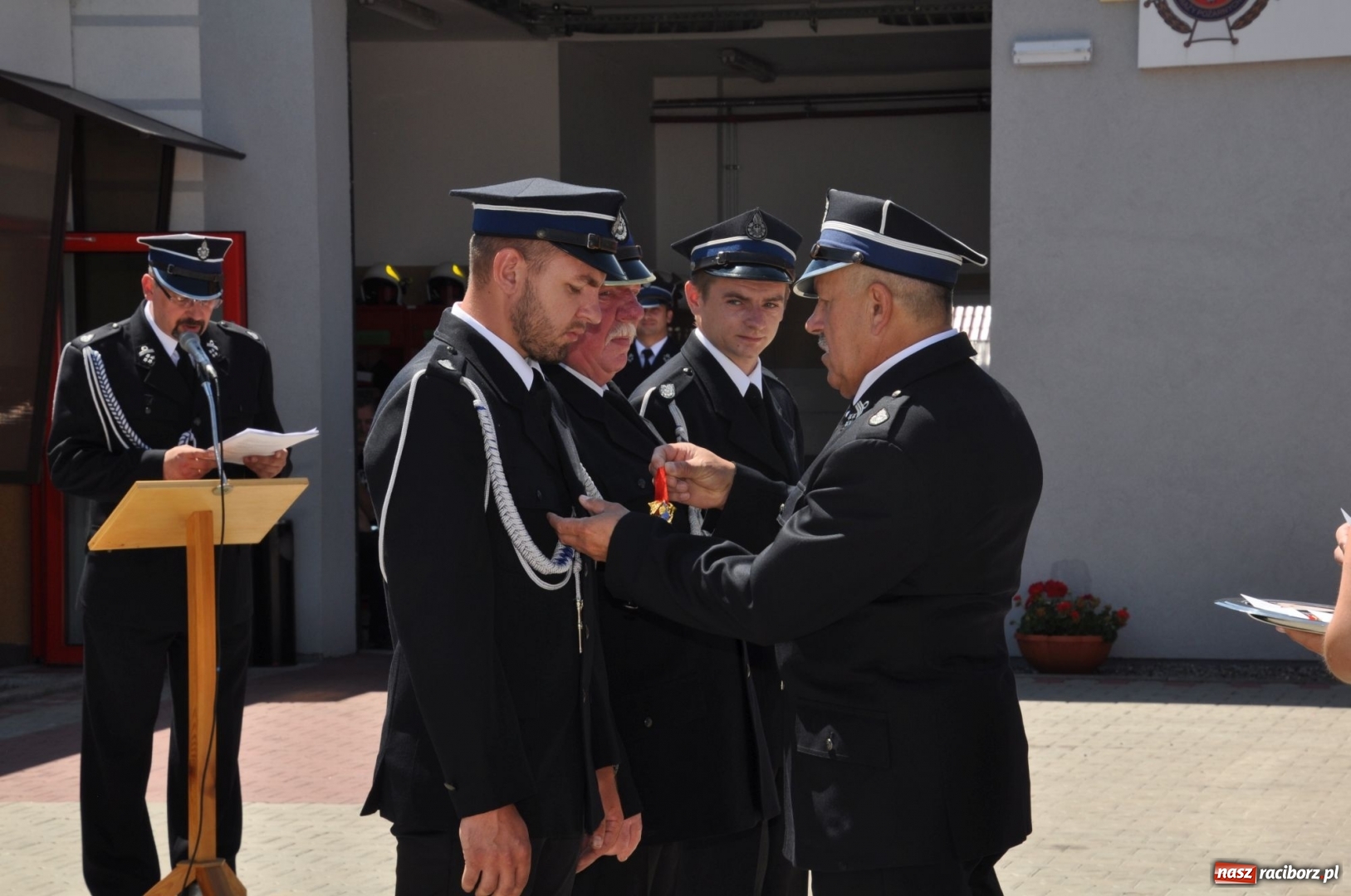 Zdjęcie w galerii na portalu naszraciborz.pl: Nowa remiza dla OSP Babice na 115. urodziny. Uroczyste poświęcenie budynków i pojazdów wiadomości z regionu