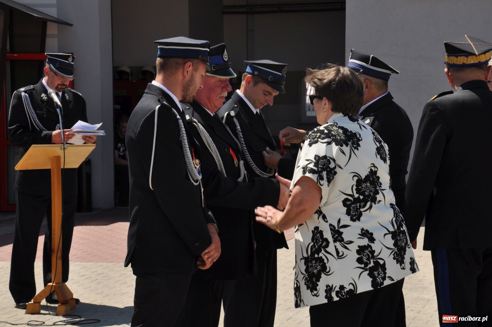Zdjęcie w galerii na portalu naszraciborz.pl: Nowa remiza dla OSP Babice na 115. urodziny. Uroczyste poświęcenie budynków i pojazdów wiadomości z regionu