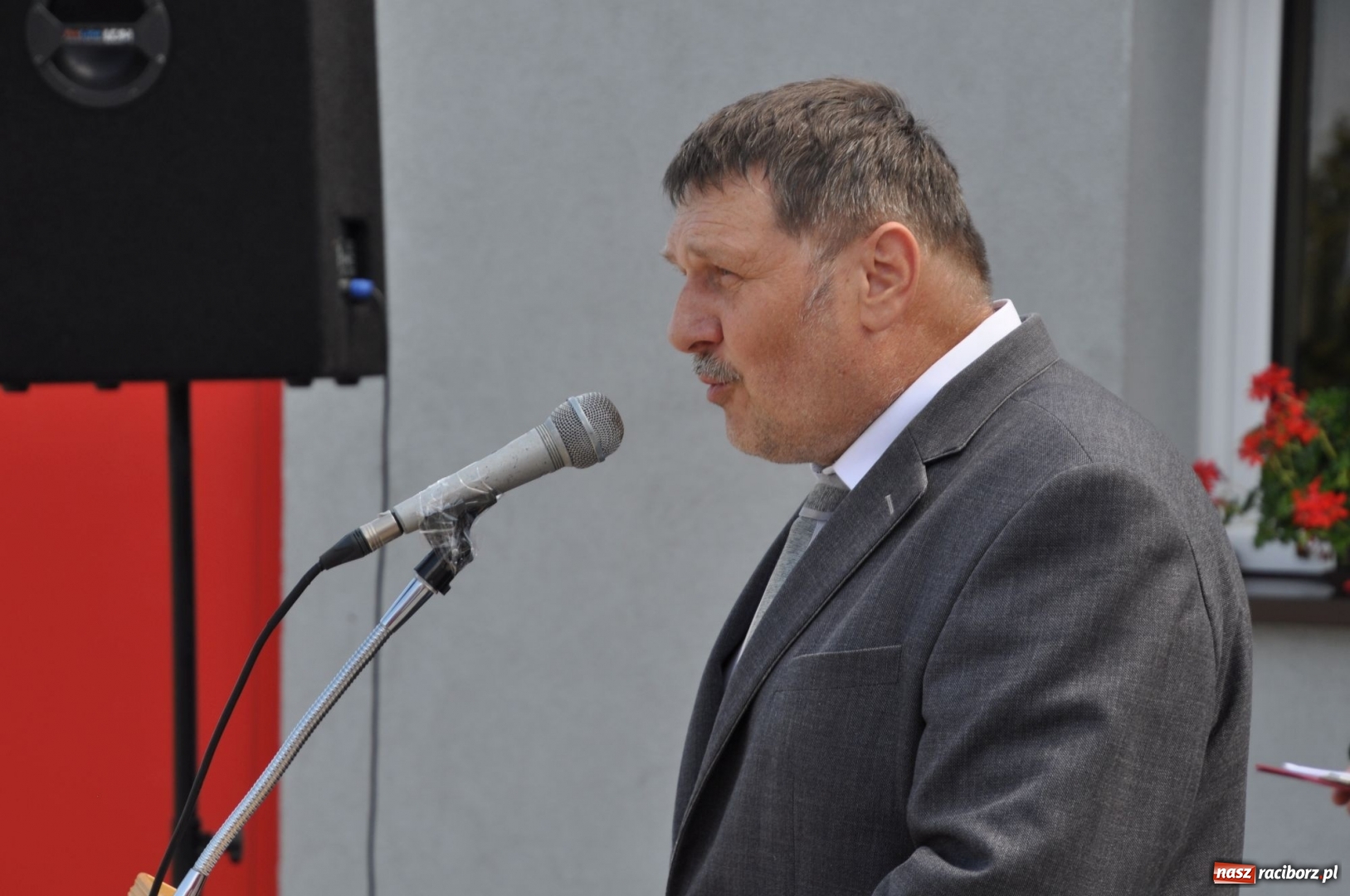 Zdjęcie w galerii na portalu naszraciborz.pl: Nowa remiza dla OSP Babice na 115. urodziny. Uroczyste poświęcenie budynków i pojazdów wiadomości z regionu