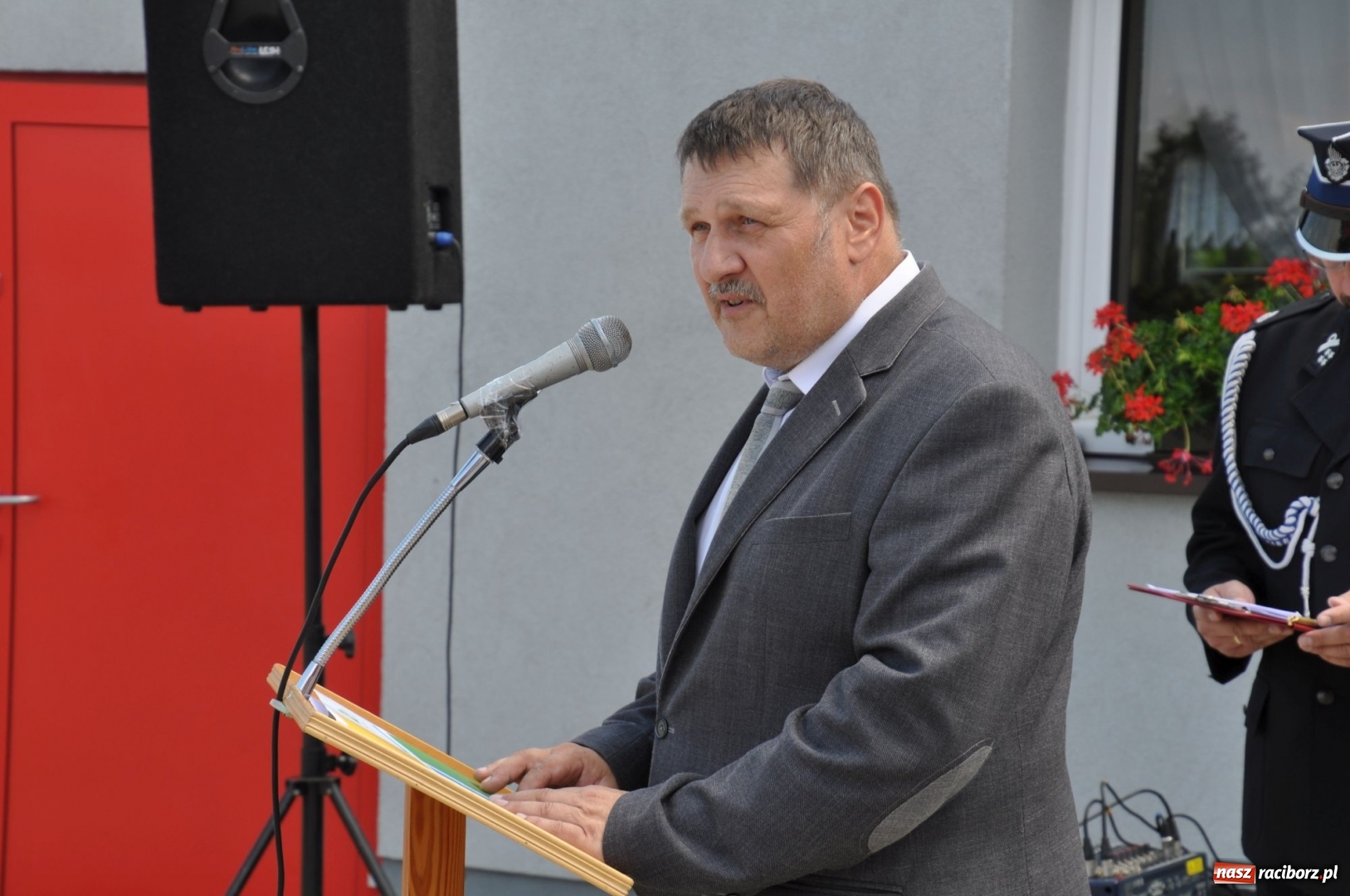 Zdjęcie w galerii na portalu naszraciborz.pl: Nowa remiza dla OSP Babice na 115. urodziny. Uroczyste poświęcenie budynków i pojazdów wiadomości z regionu