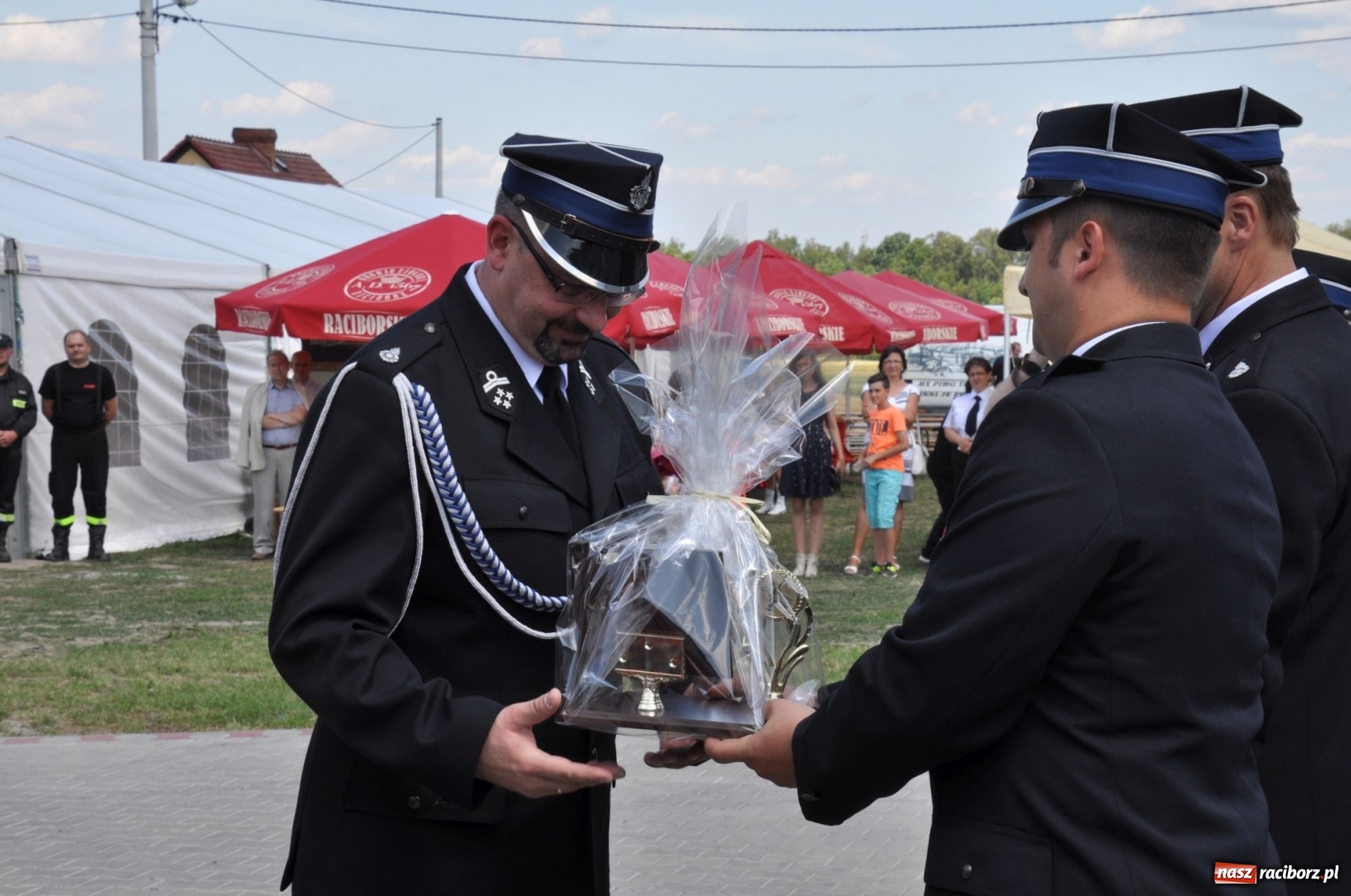Zdjęcie w galerii na portalu naszraciborz.pl: Nowa remiza dla OSP Babice na 115. urodziny. Uroczyste poświęcenie budynków i pojazdów wiadomości z regionu