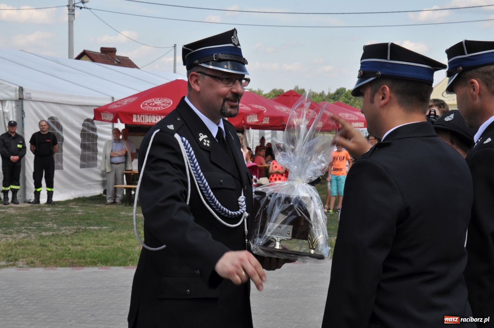 Zdjęcie w galerii na portalu naszraciborz.pl: Nowa remiza dla OSP Babice na 115. urodziny. Uroczyste poświęcenie budynków i pojazdów wiadomości z regionu