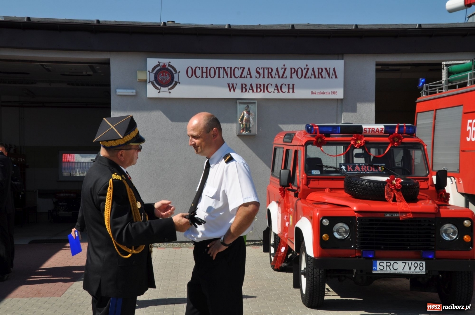 Zdjęcie w galerii na portalu naszraciborz.pl: Nowa remiza dla OSP Babice na 115. urodziny. Uroczyste poświęcenie budynków i pojazdów wiadomości z regionu