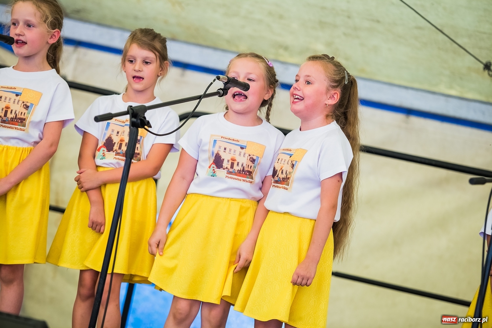 Zdjęcie w galerii na portalu naszraciborz.pl: Przegląd piosenki religijnej, czyli Święto Rodziny w Makowie wiadomości z regionu