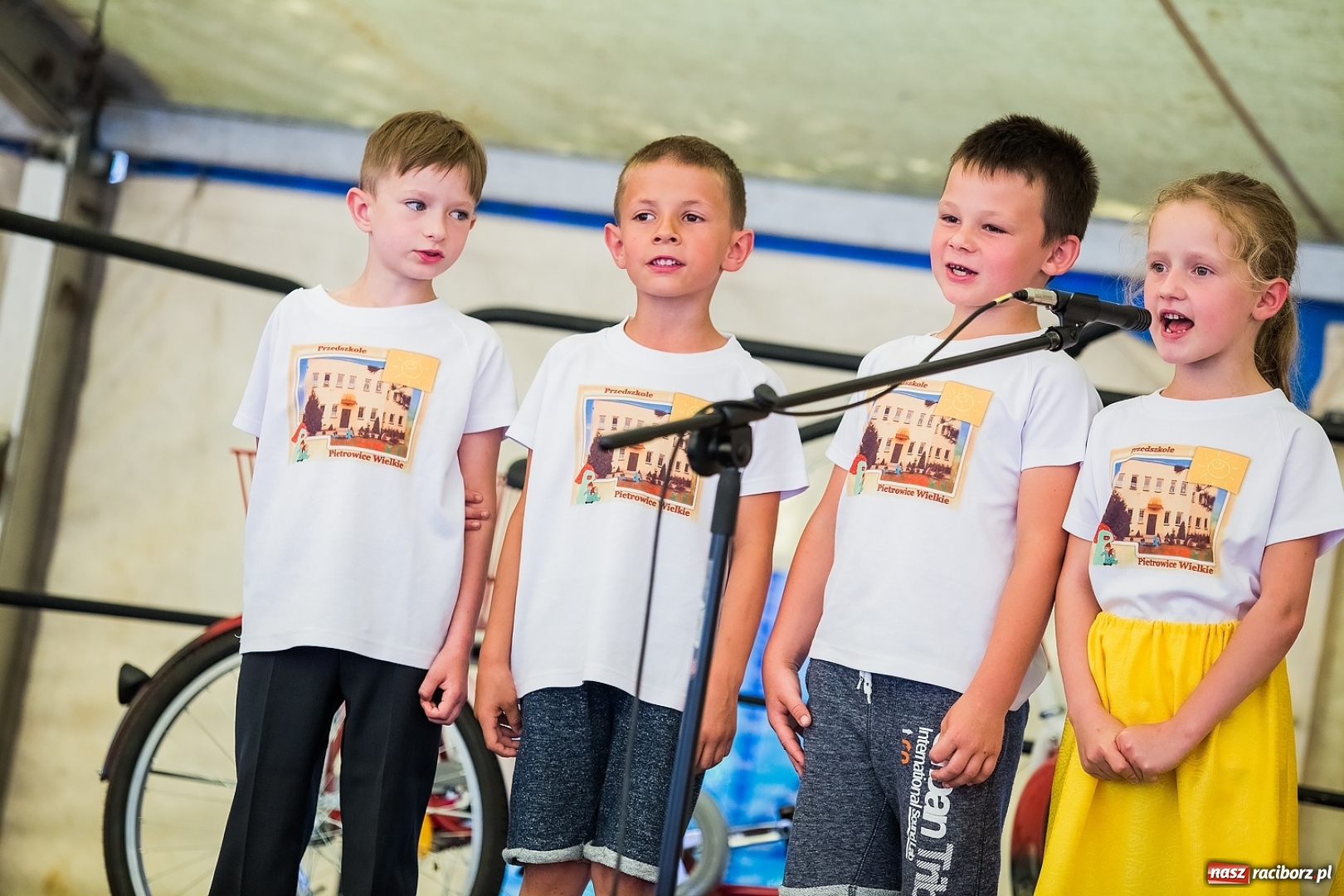 Zdjęcie w galerii na portalu naszraciborz.pl: Przegląd piosenki religijnej, czyli Święto Rodziny w Makowie wiadomości z regionu