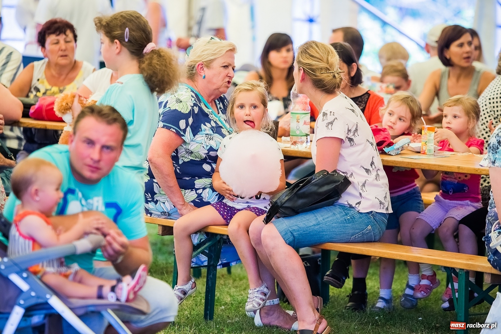 Zdjęcie w galerii na portalu naszraciborz.pl: Przegląd piosenki religijnej, czyli Święto Rodziny w Makowie wiadomości z regionu