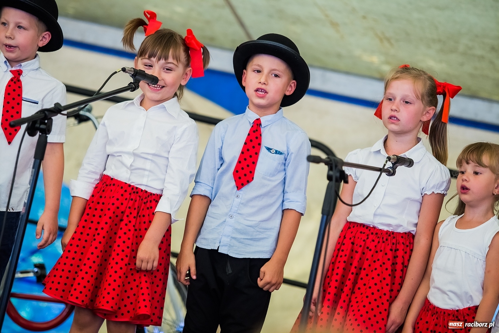 Zdjęcie w galerii na portalu naszraciborz.pl: Przegląd piosenki religijnej, czyli Święto Rodziny w Makowie wiadomości z regionu