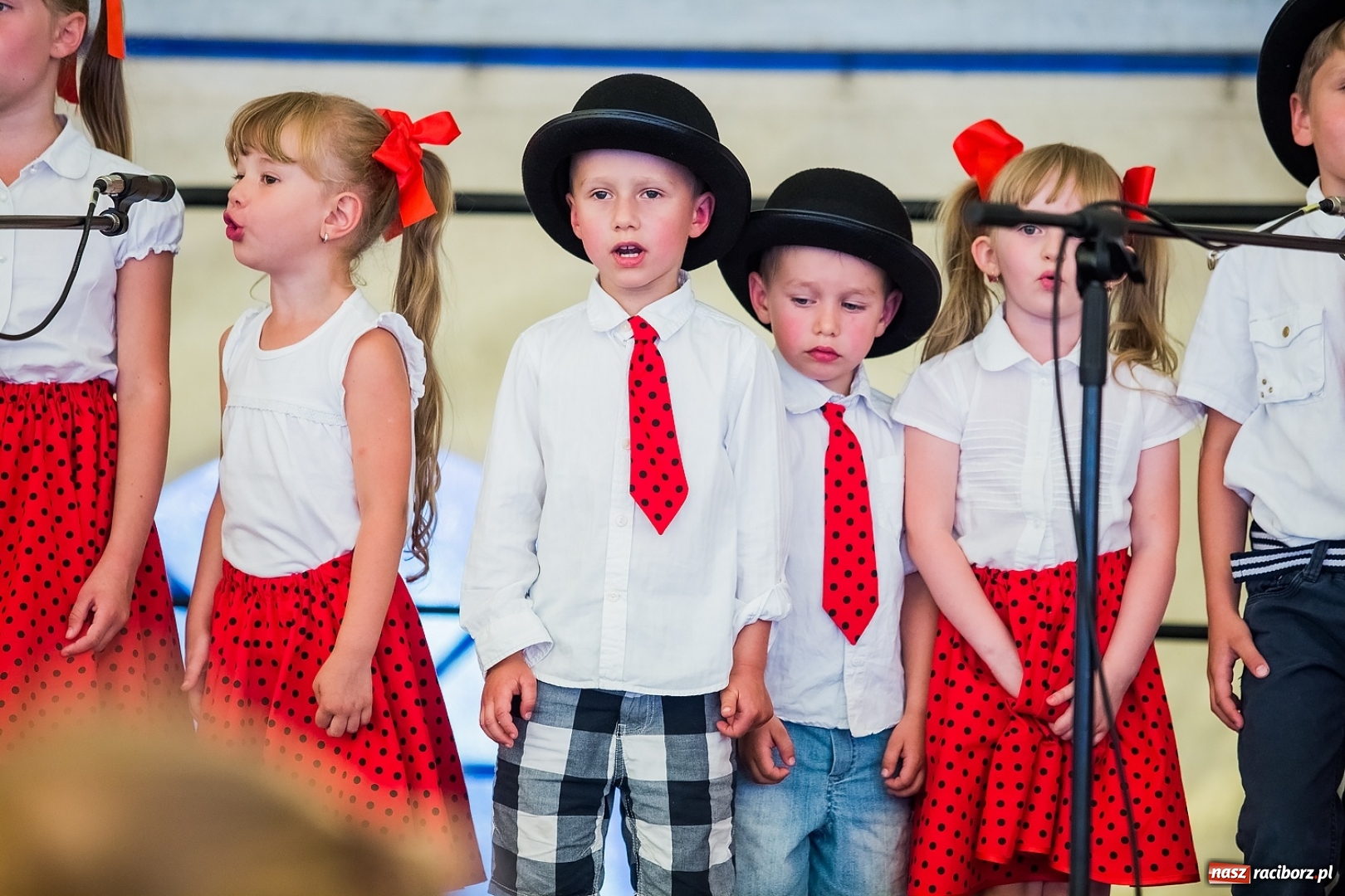 Zdjęcie w galerii na portalu naszraciborz.pl: Przegląd piosenki religijnej, czyli Święto Rodziny w Makowie wiadomości z regionu