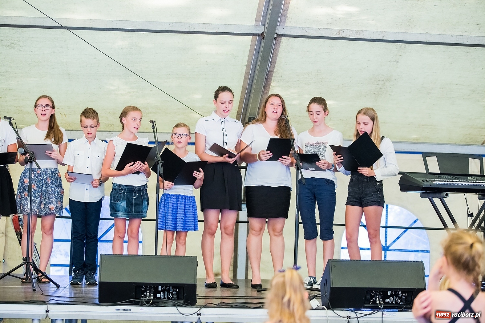 Zdjęcie w galerii na portalu naszraciborz.pl: Przegląd piosenki religijnej, czyli Święto Rodziny w Makowie wiadomości z regionu