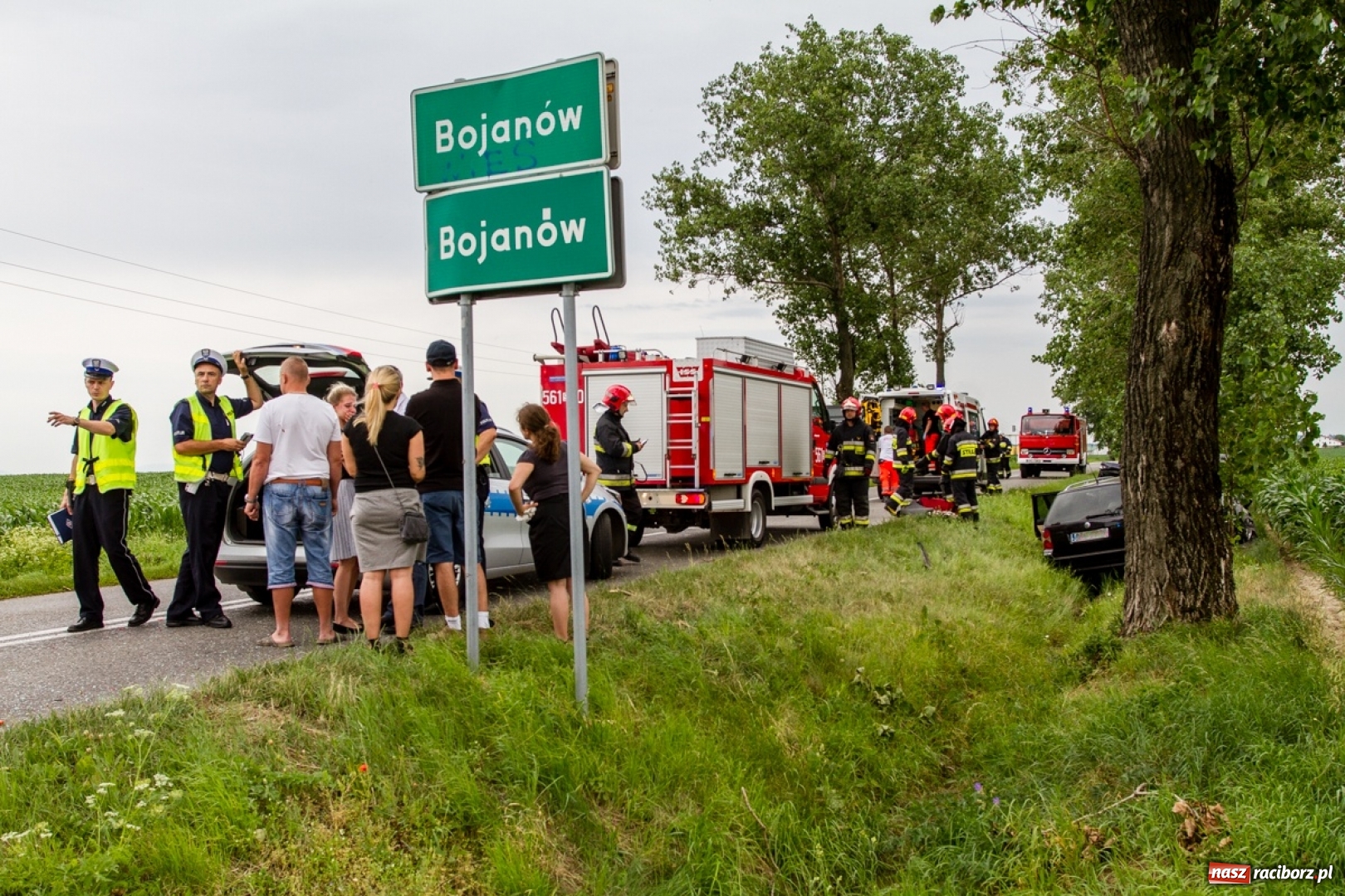 Zdjęcie w galerii na portalu naszraciborz.pl: Zderzenie BMW i passata na trasie Racibórz Sudół - Bojanów wiadomości z regionu
