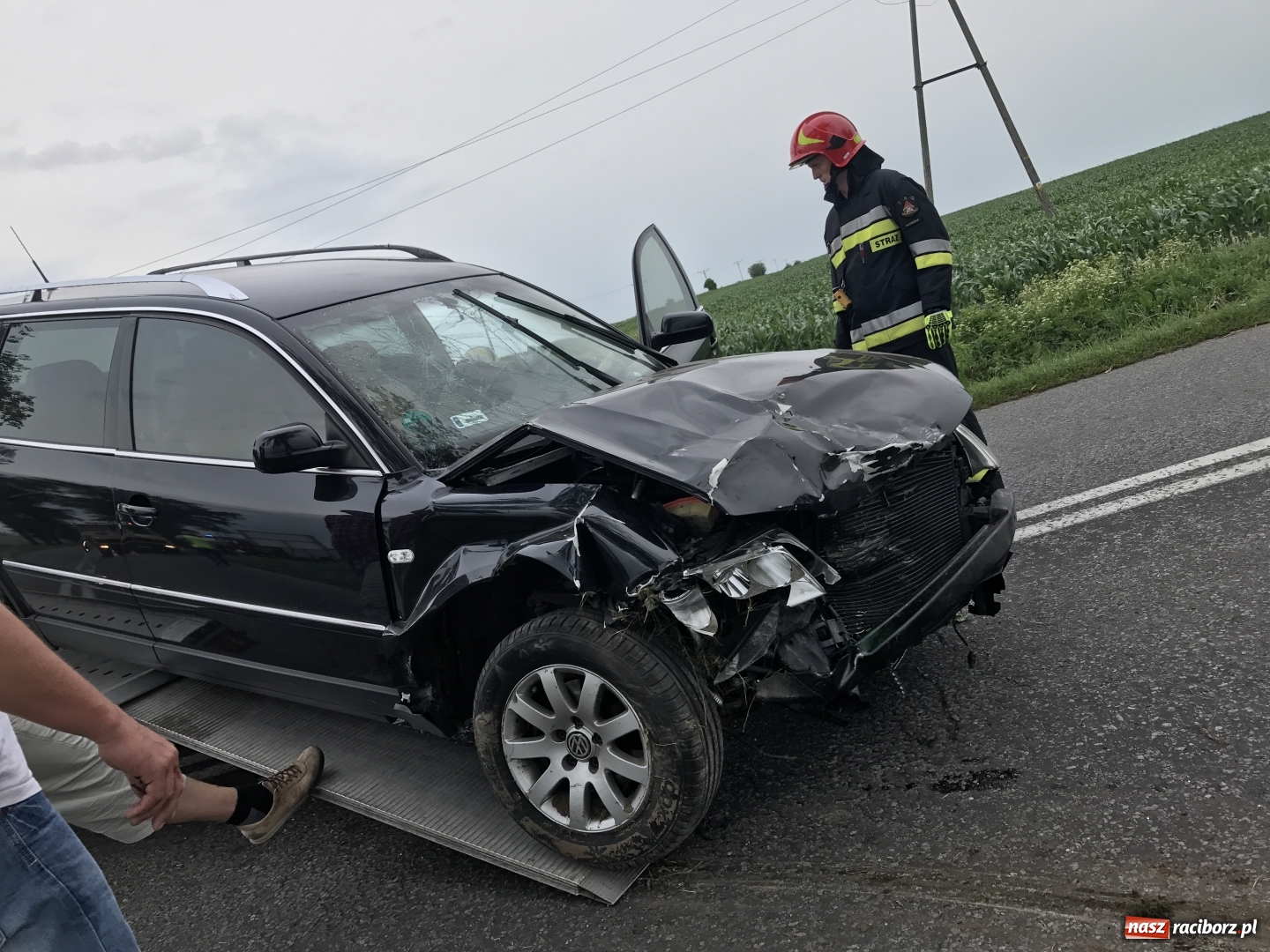 Zdjęcie w galerii na portalu naszraciborz.pl: Zderzenie BMW i passata na trasie Racibórz Sudół - Bojanów wiadomości z regionu