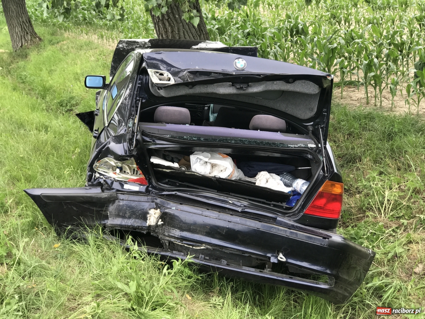 Zdjęcie w galerii na portalu naszraciborz.pl: Zderzenie BMW i passata na trasie Racibórz Sudół - Bojanów wiadomości z regionu