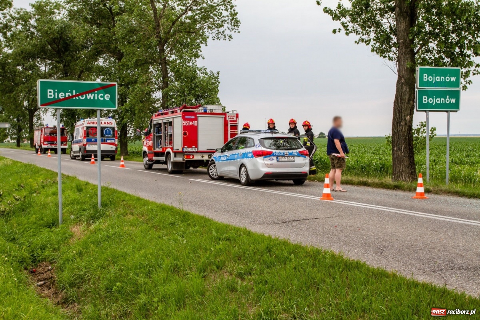 Zdjęcie w galerii na portalu naszraciborz.pl: Zderzenie BMW i passata na trasie Racibórz Sudół - Bojanów wiadomości z regionu