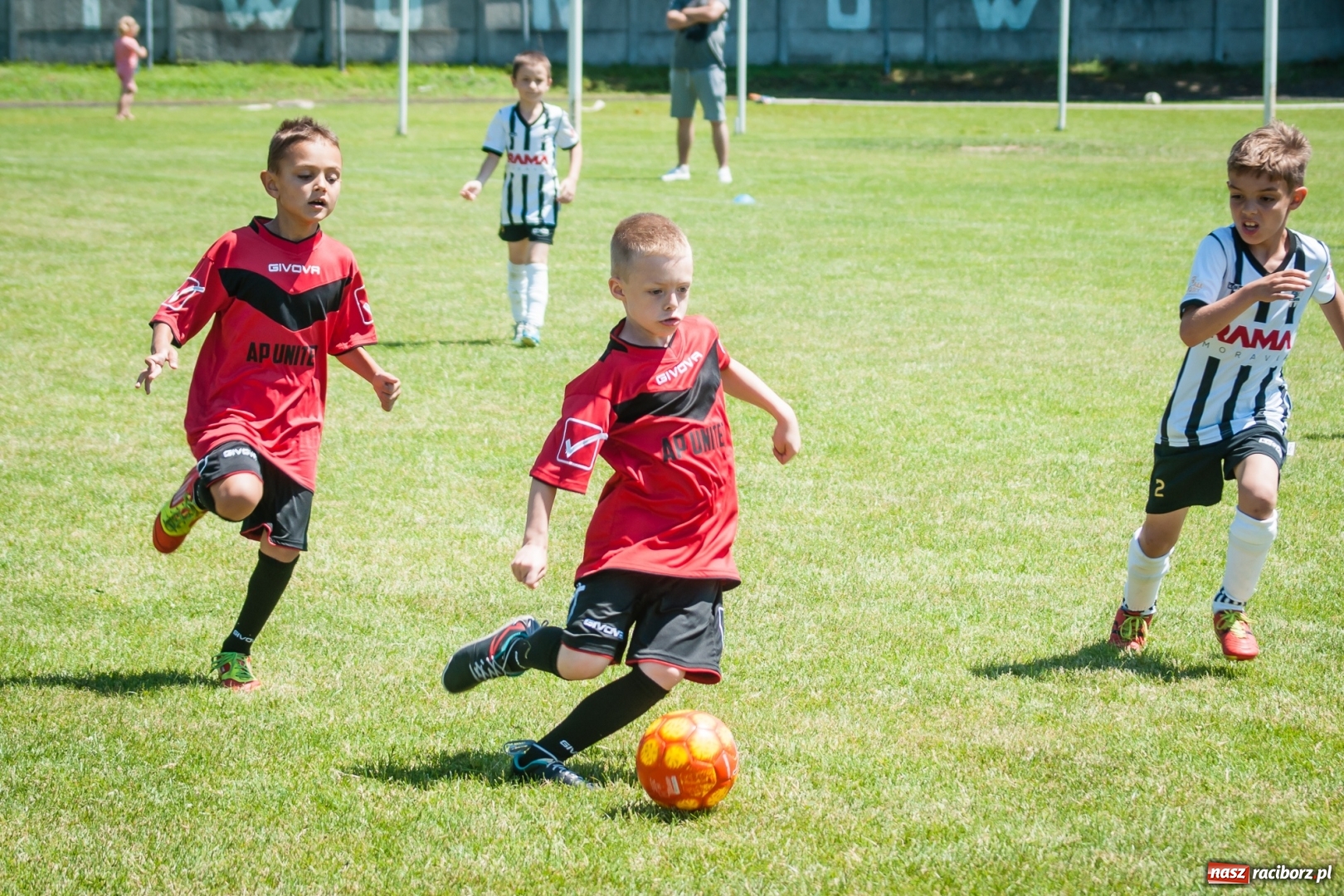 Zdjęcie w galerii na portalu naszraciborz.pl: Tworków Cup 2017. FP Jasienica zwycięska w kategorii żaków. Gospodarze tuż za podium wiadomości z regionu