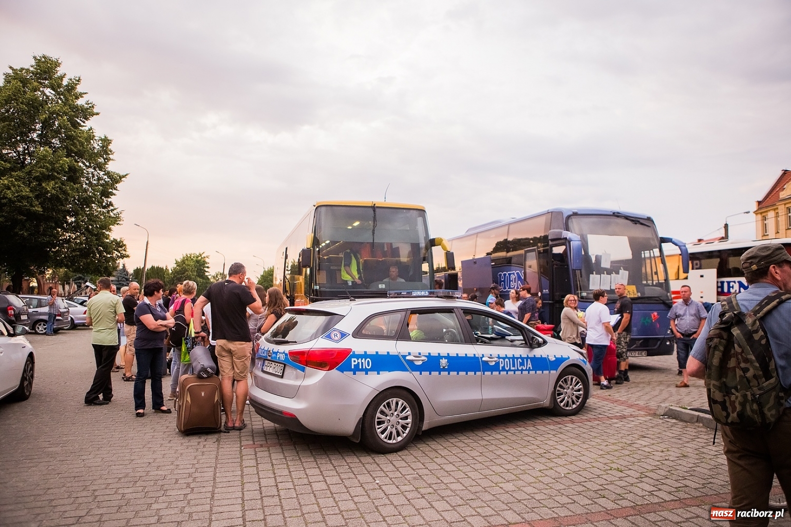 Zdjęcie w galerii na portalu naszraciborz.pl: Pierwszy turnus obozu w Pleśnej już w drodze nad morze wiadomości z regionu