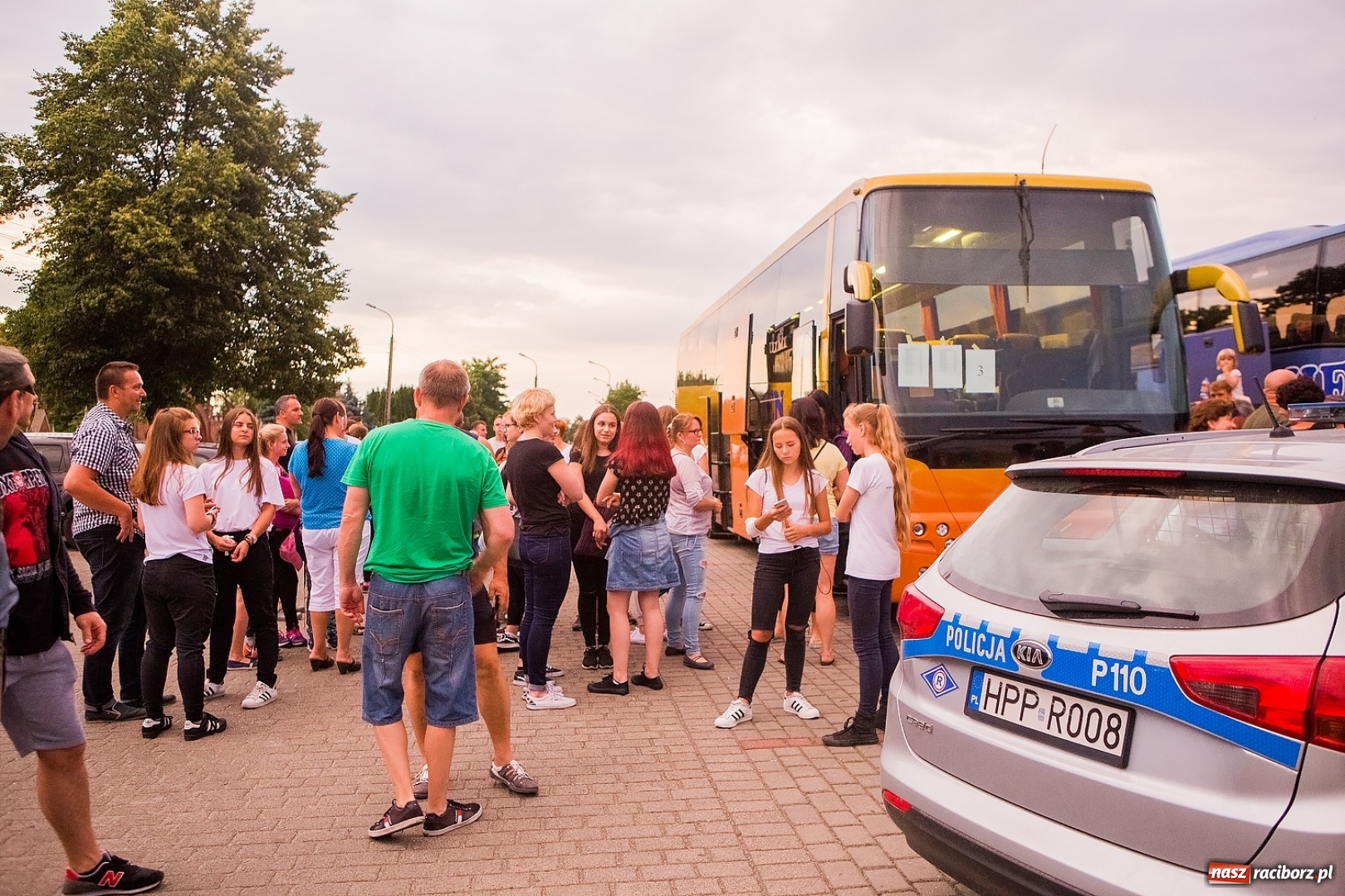 Zdjęcie w galerii na portalu naszraciborz.pl: Pierwszy turnus obozu w Pleśnej już w drodze nad morze wiadomości z regionu