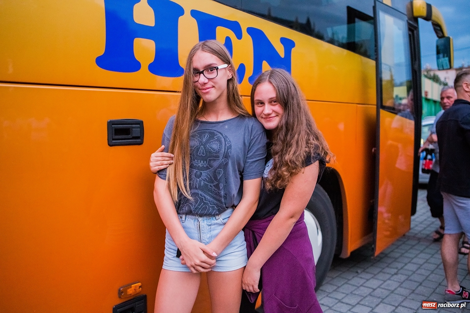 Zdjęcie w galerii na portalu naszraciborz.pl: Pierwszy turnus obozu w Pleśnej już w drodze nad morze wiadomości z regionu