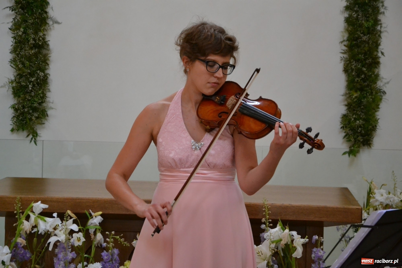 Zdjęcie w galerii na portalu naszraciborz.pl: Artystyczne podsumowanie roku szkolnego - koncert w kaplicy zamkowej wiadomości z regionu